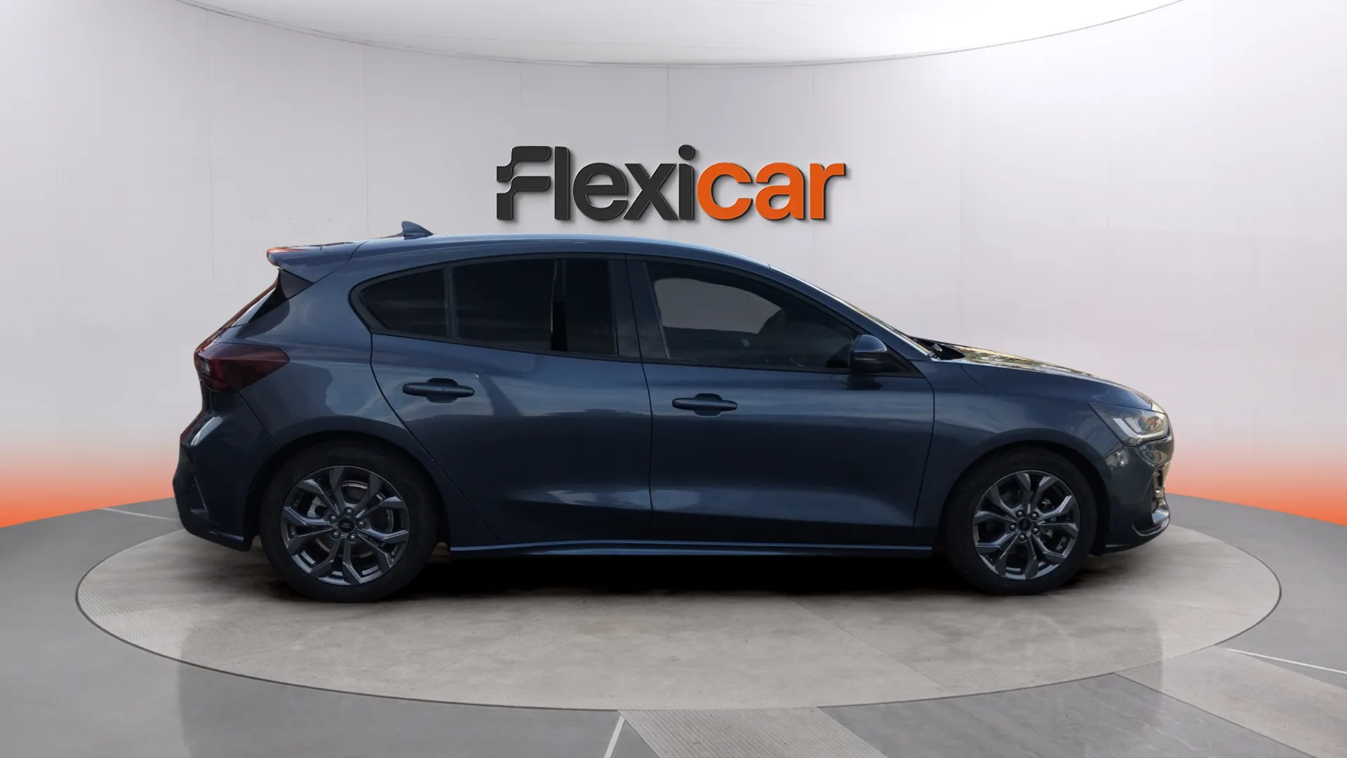 Ford Focus 1.0 EcoBoost ST-Line SB - foto 8