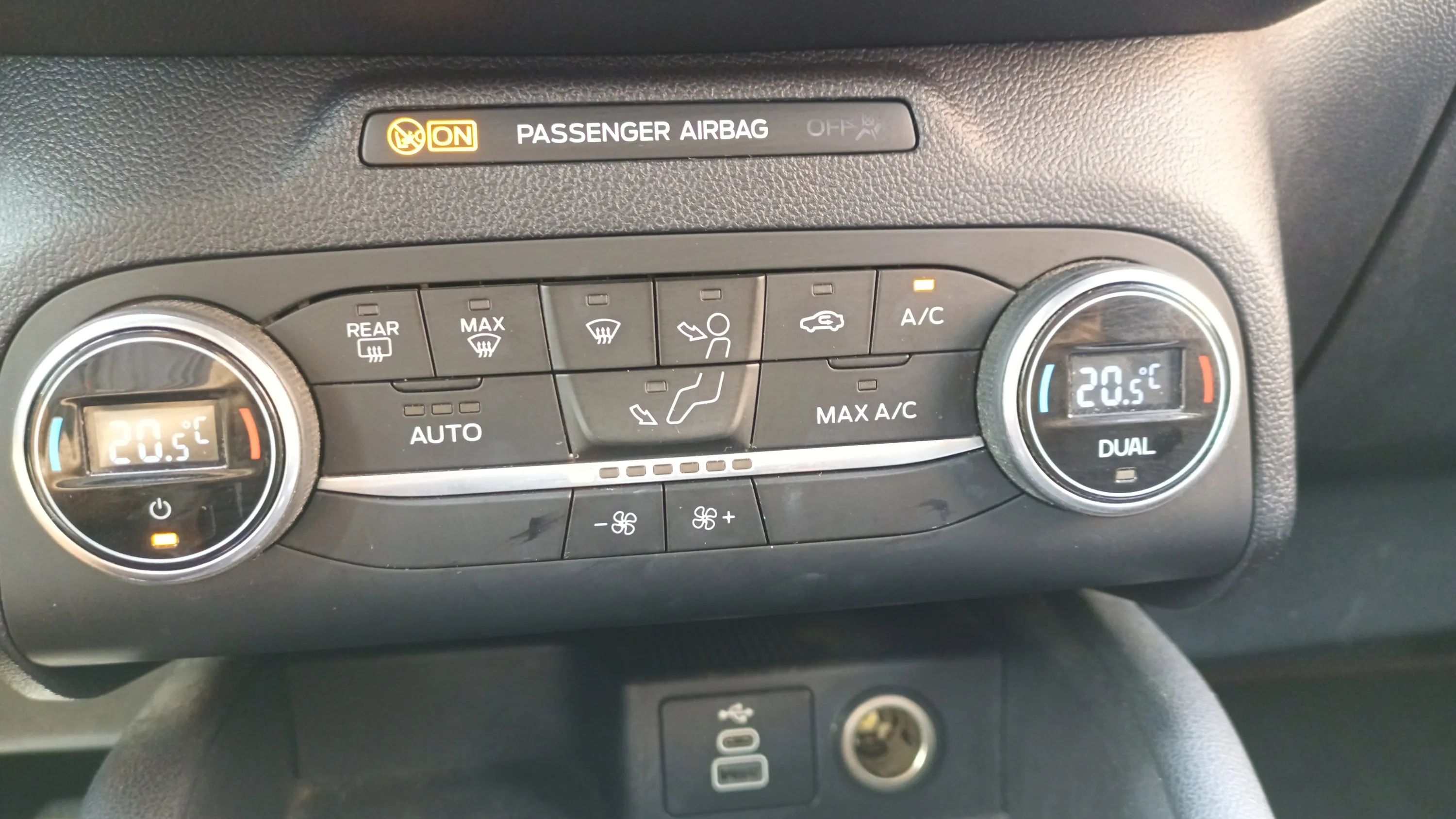 Ford Kuga ST-Line 1.5 EcoBlue - foto 23