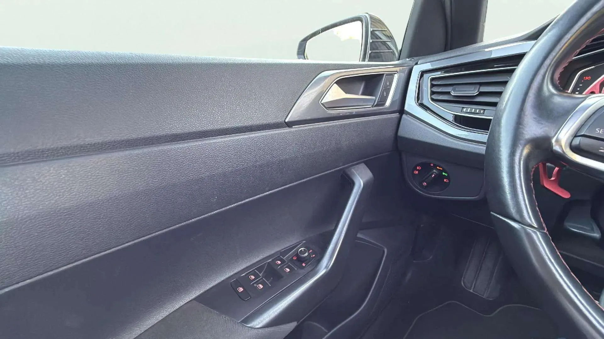 Volkswagen Polo GTI 2.0 TSI DSG - foto 16