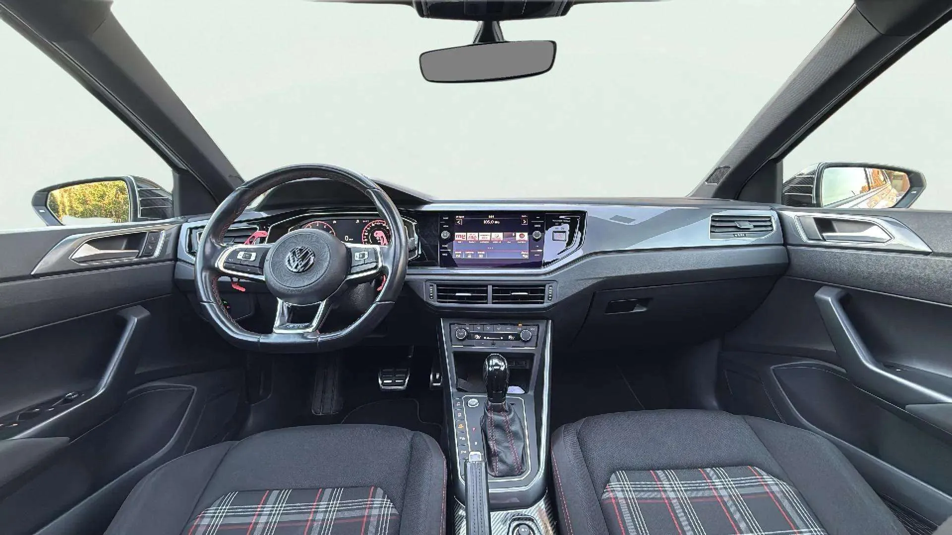 Volkswagen Polo GTI 2.0 TSI DSG - foto 13