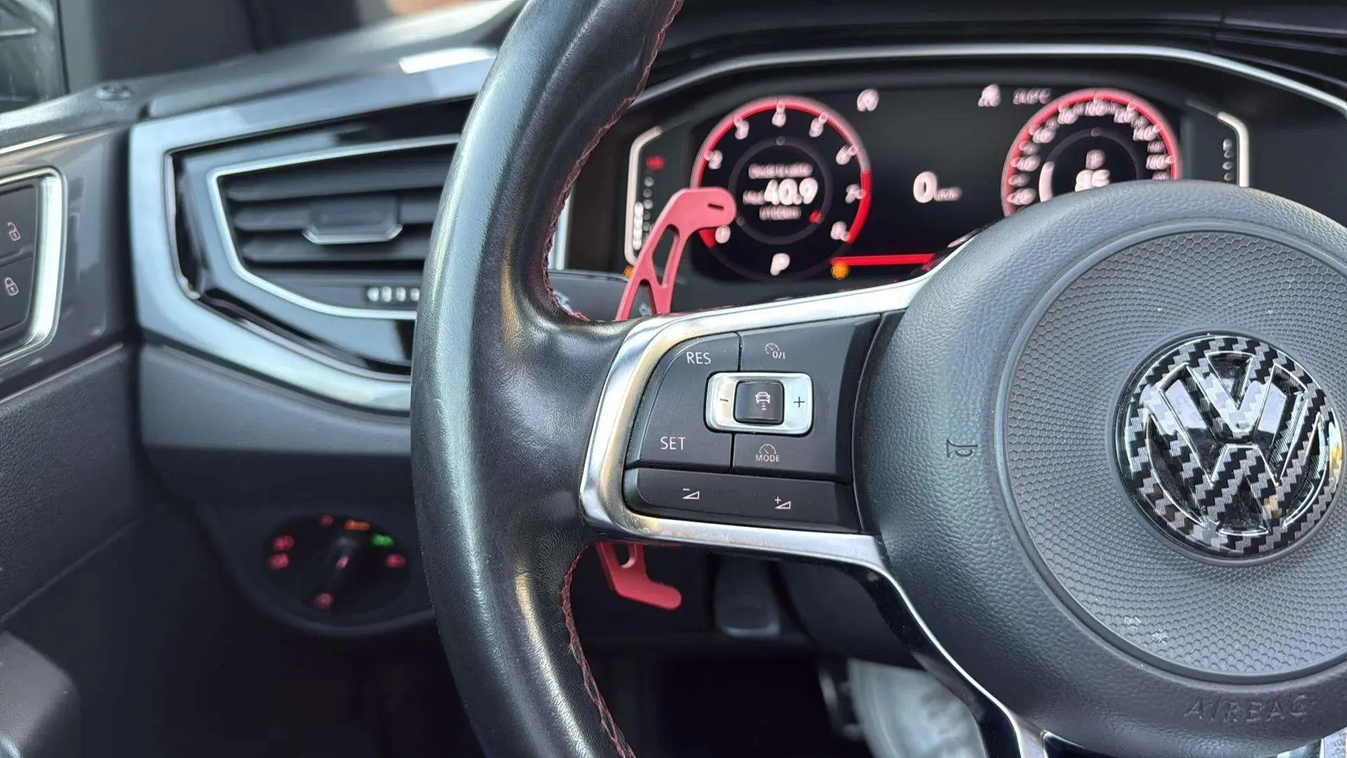 Volkswagen Polo GTI 2.0 TSI DSG - foto 17