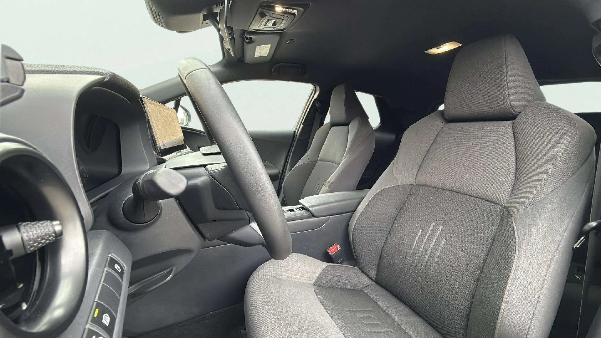 Toyota C-HR 1.8 140H Active - foto 21
