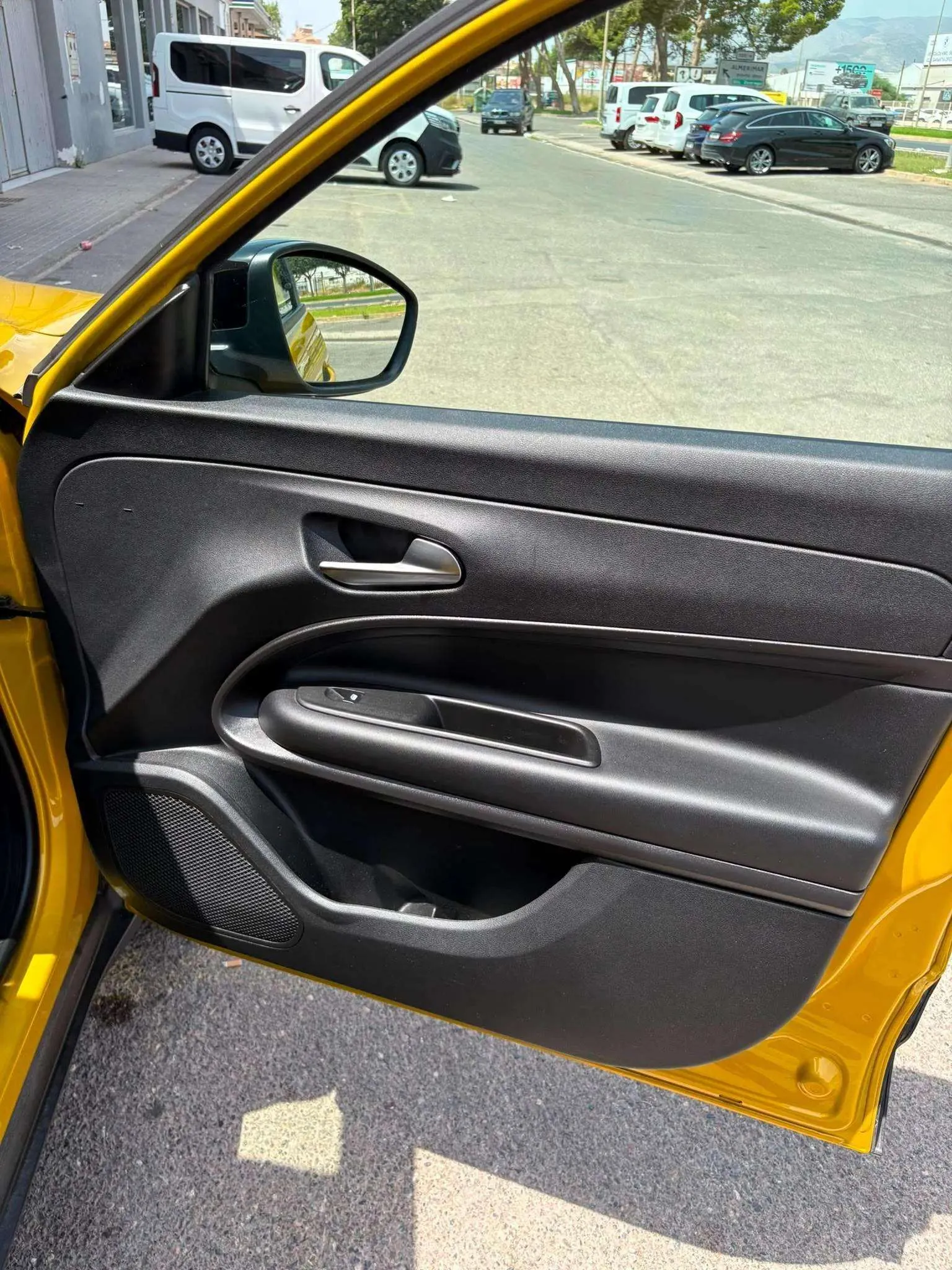 Jeep Avenger 1.2 eHybrid Altitude - foto 25