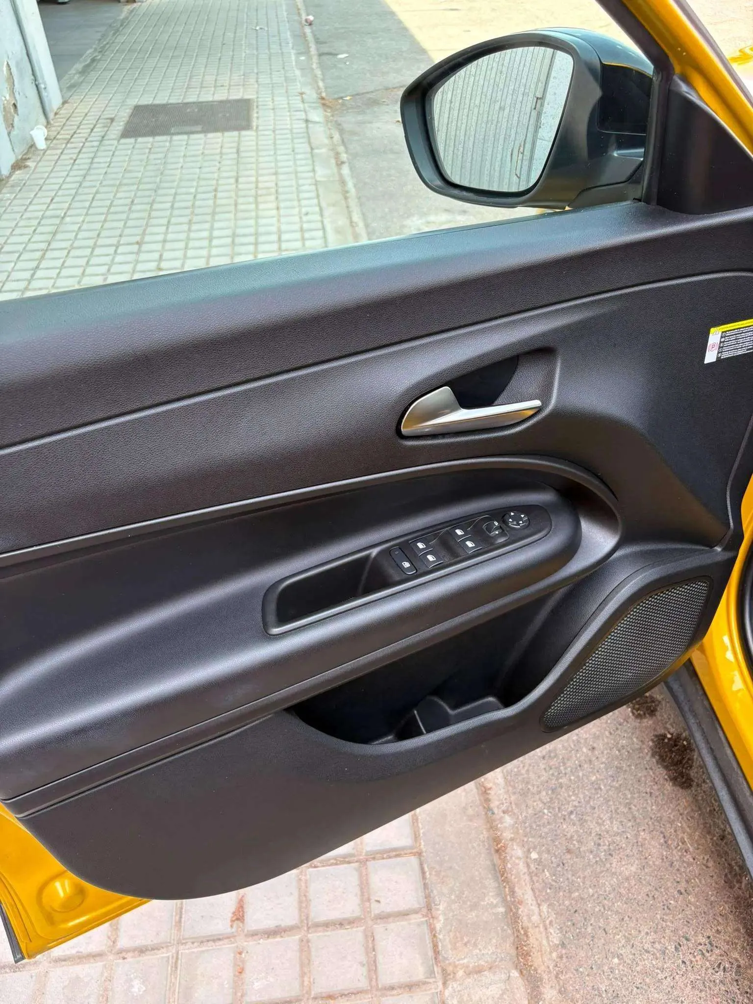 Jeep Avenger 1.2 eHybrid Altitude - foto 21