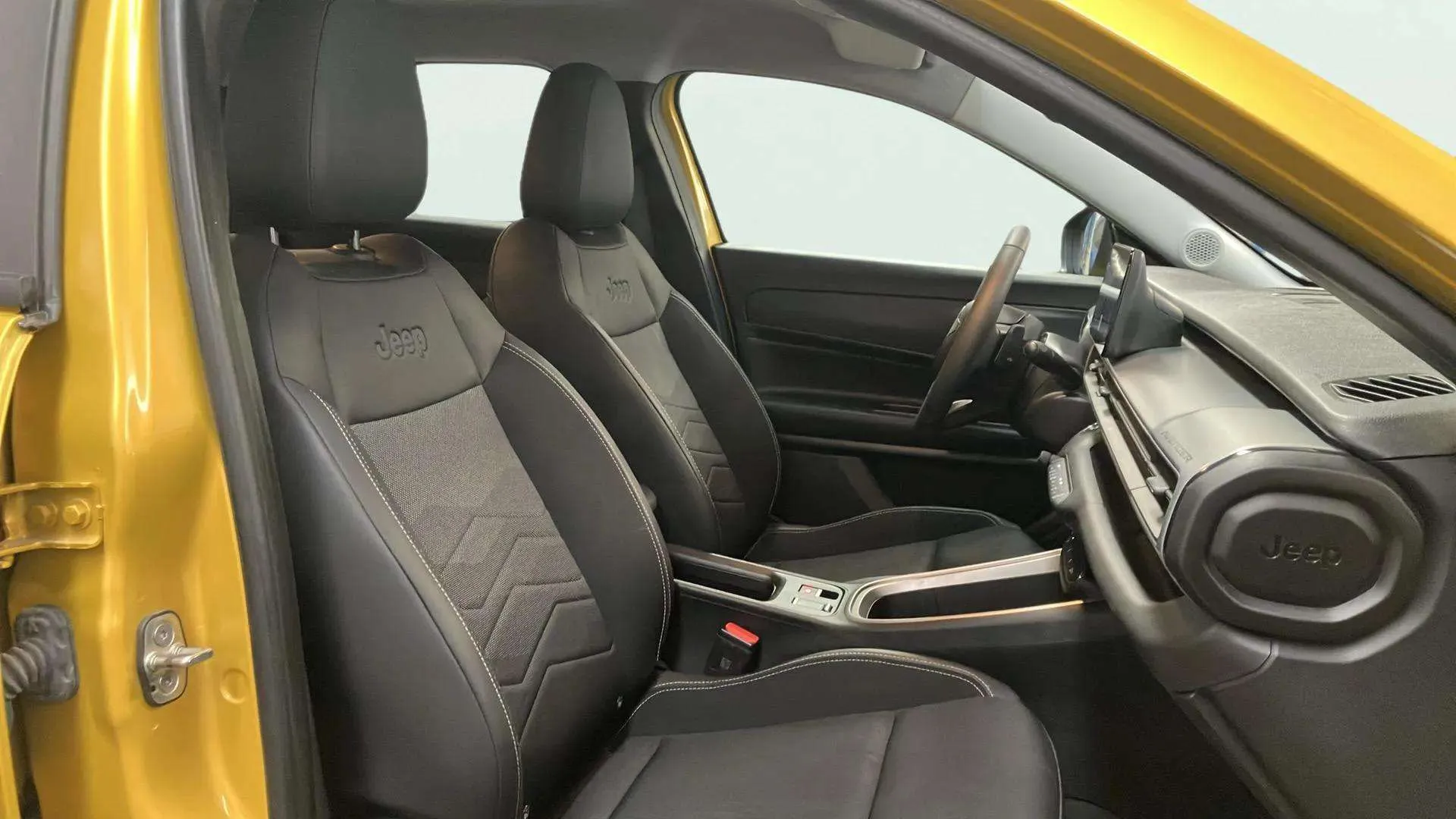 Jeep Avenger 1.2 eHybrid Altitude - foto 15