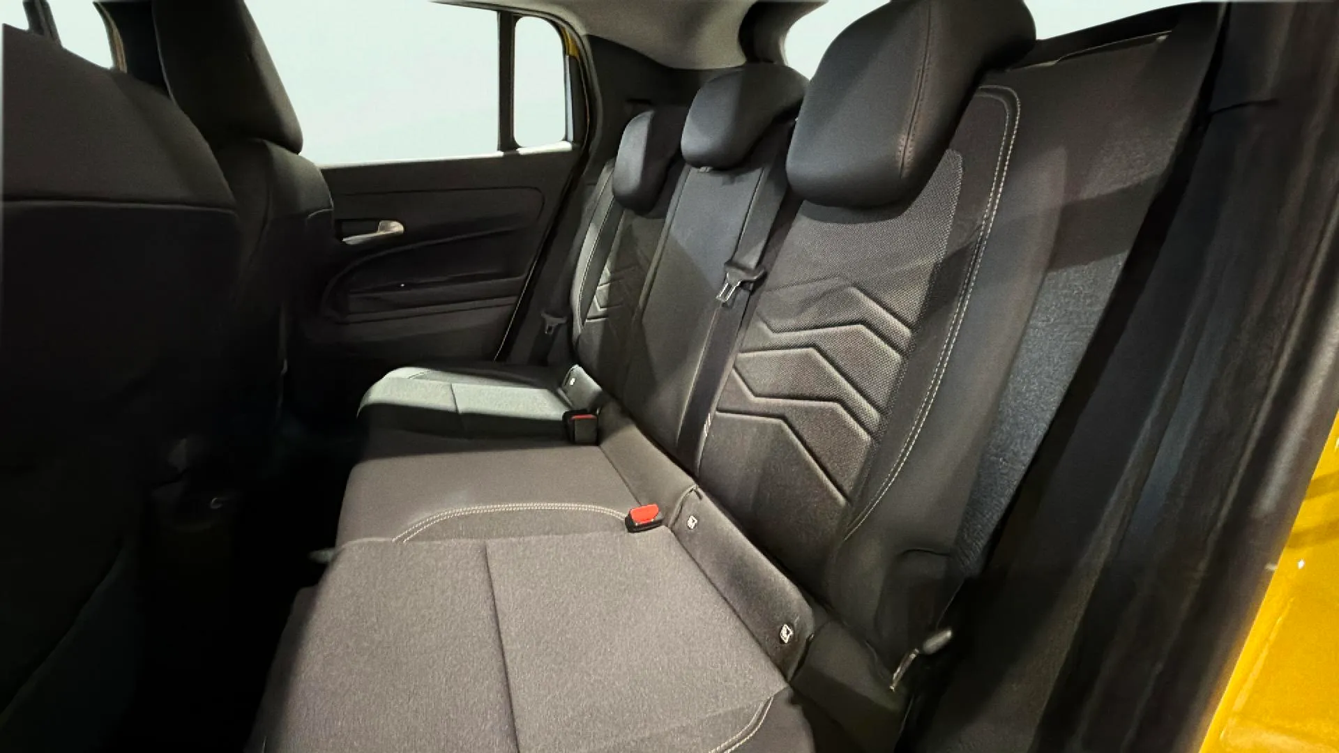 Jeep Avenger 1.2 eHybrid Altitude - foto 17