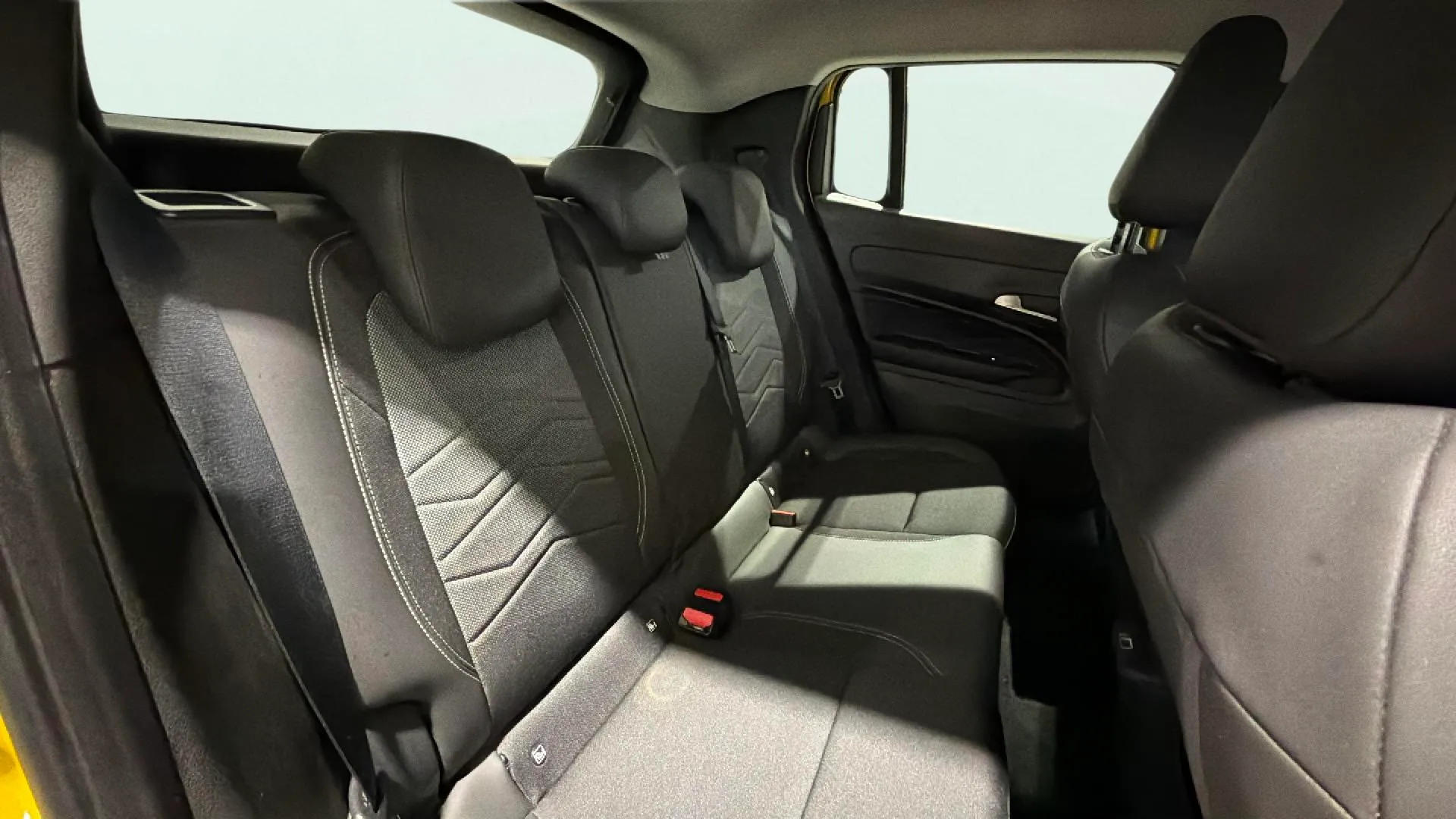 Jeep Avenger 1.2 eHybrid Altitude - foto 16