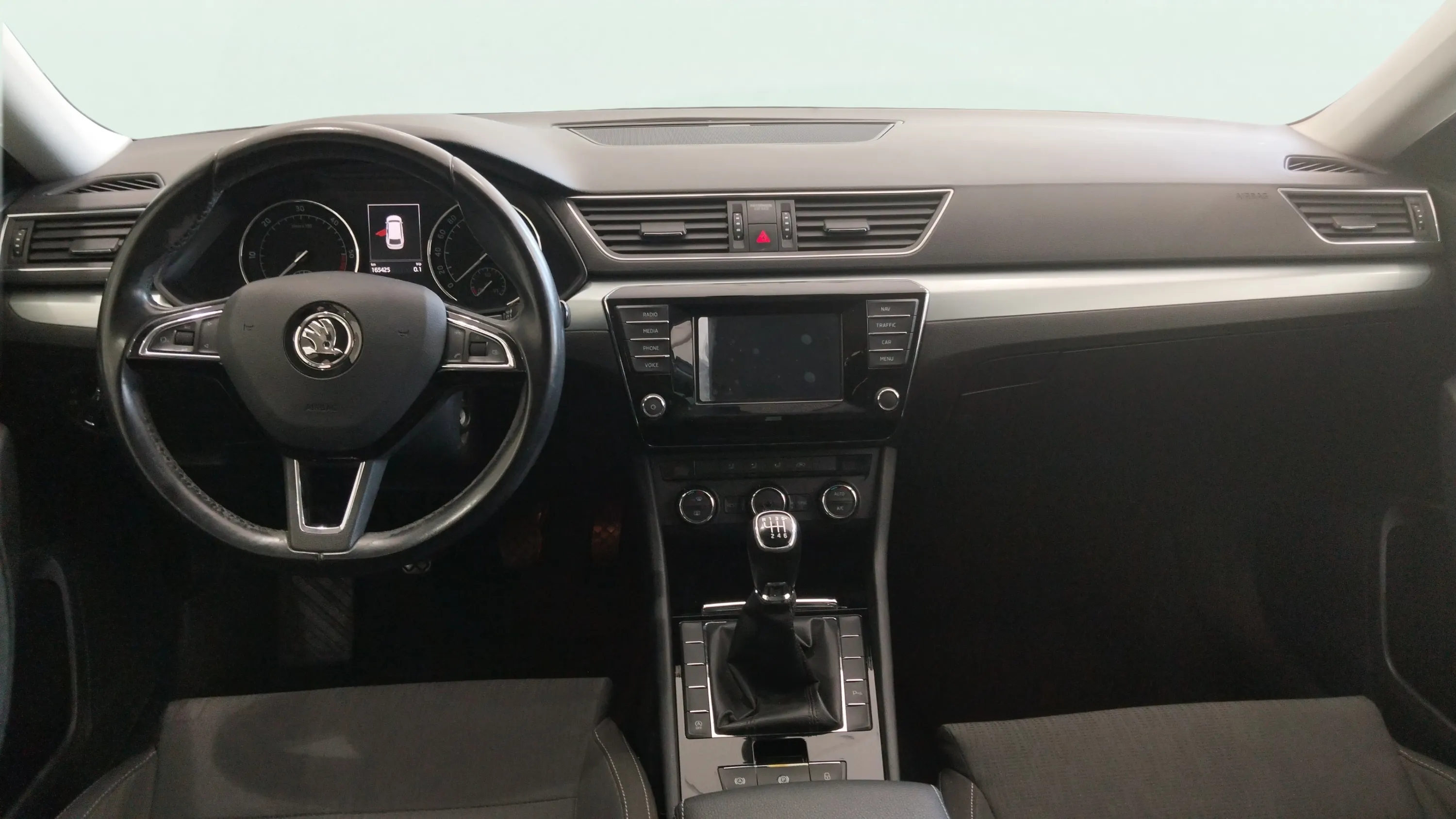 Škoda Superb Combi 2.0 TDI Ambition - foto 11