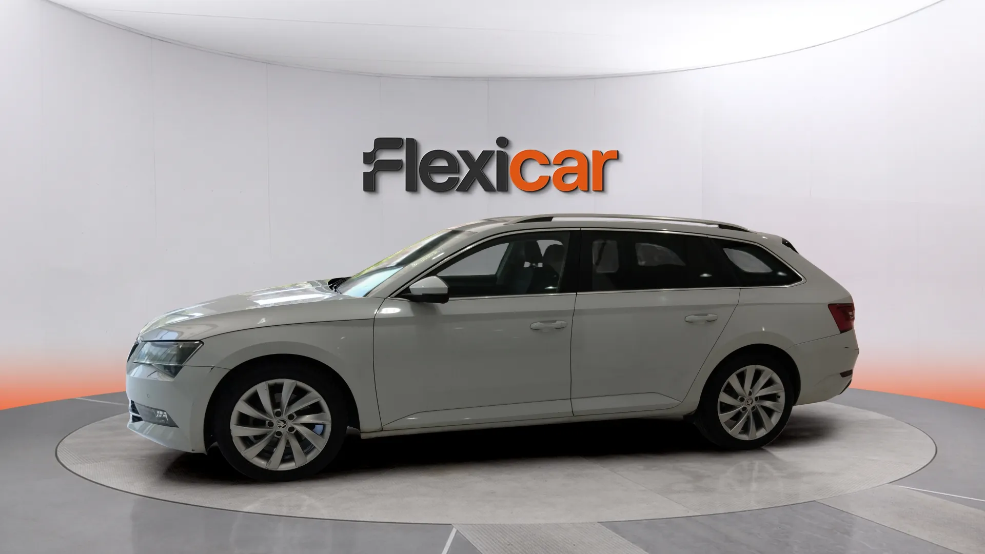 Škoda Superb Combi 2.0 TDI Ambition - foto 5
