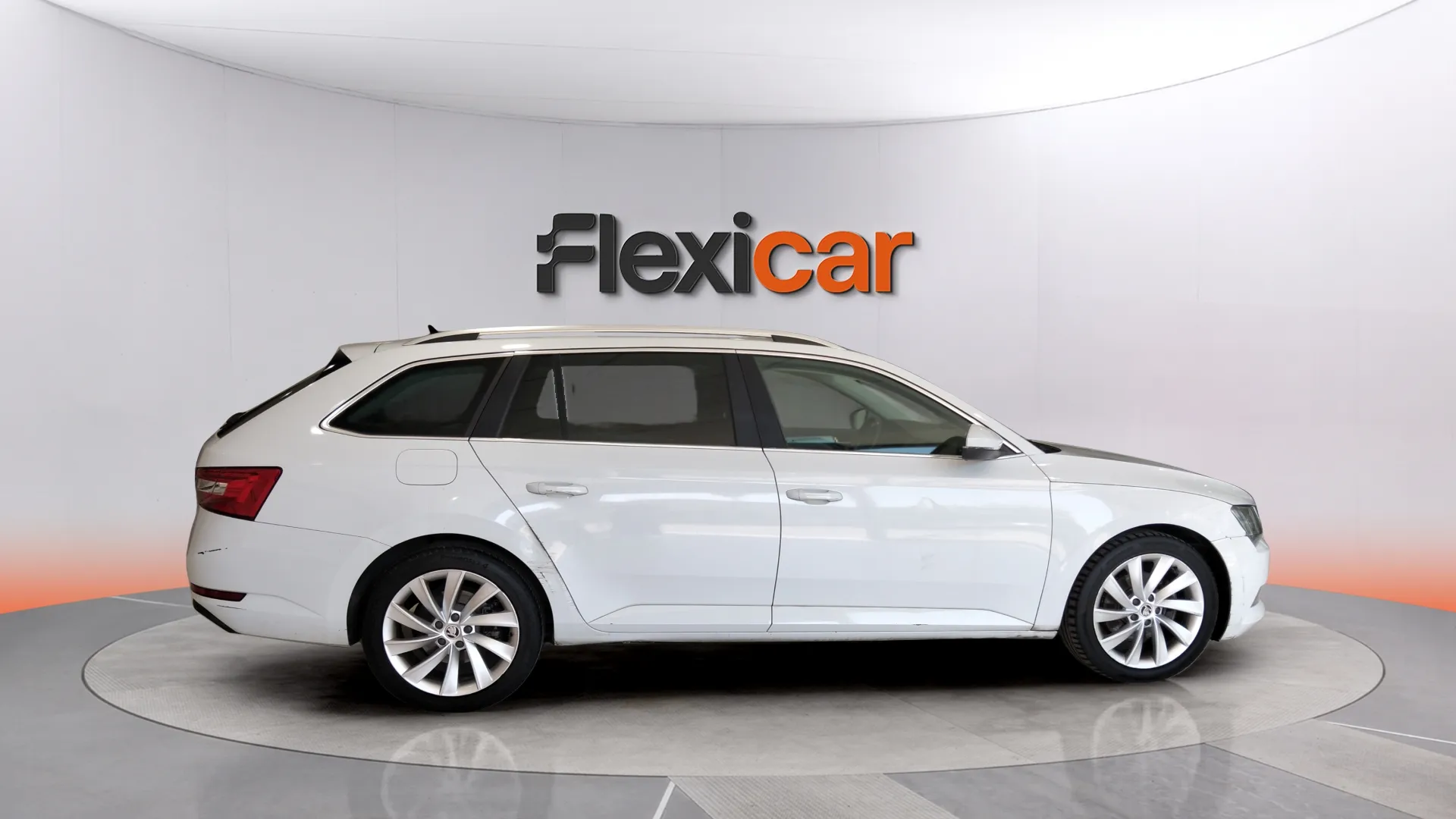 Škoda Superb Combi 2.0 TDI Ambition - foto 3
