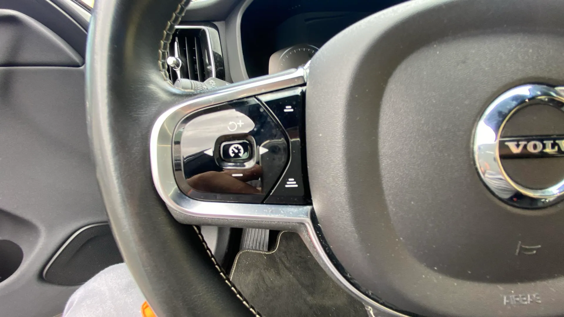 Volvo XC60 2.0 T8 AWD R-Design - foto 14