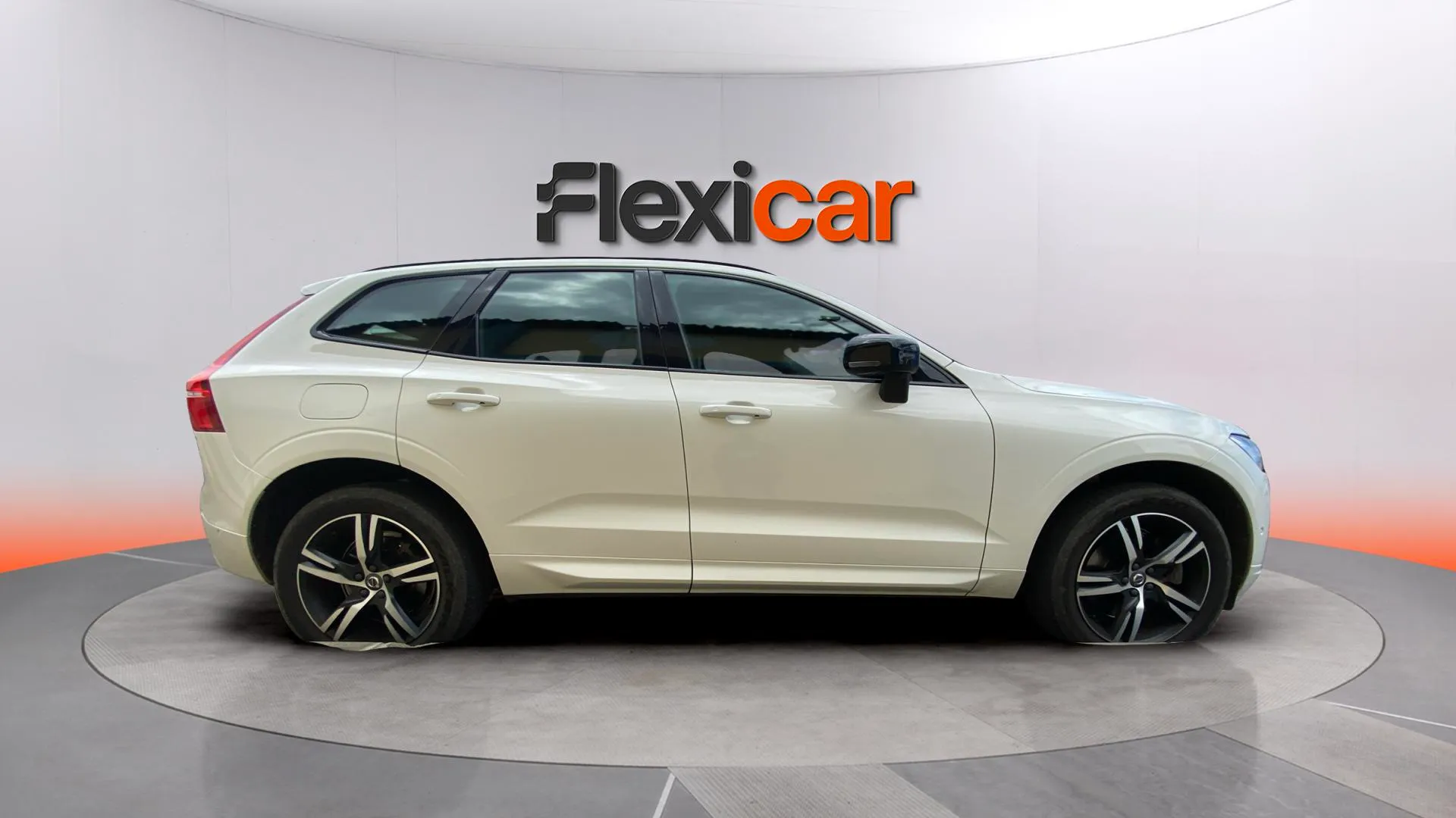 Volvo XC60 2.0 T8 AWD R-Design - foto 3
