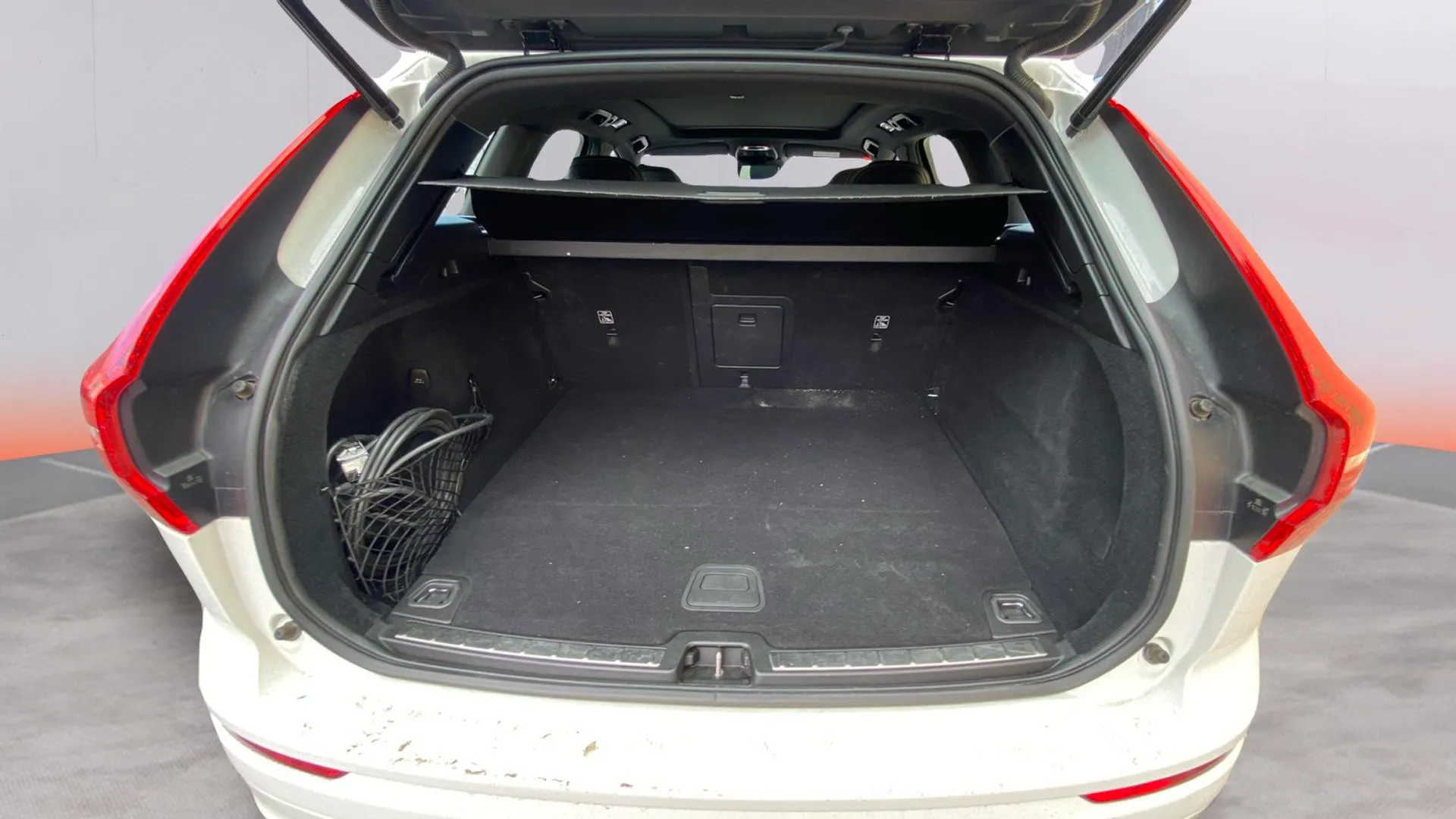 Volvo XC60 2.0 T8 AWD R-Design - foto 12