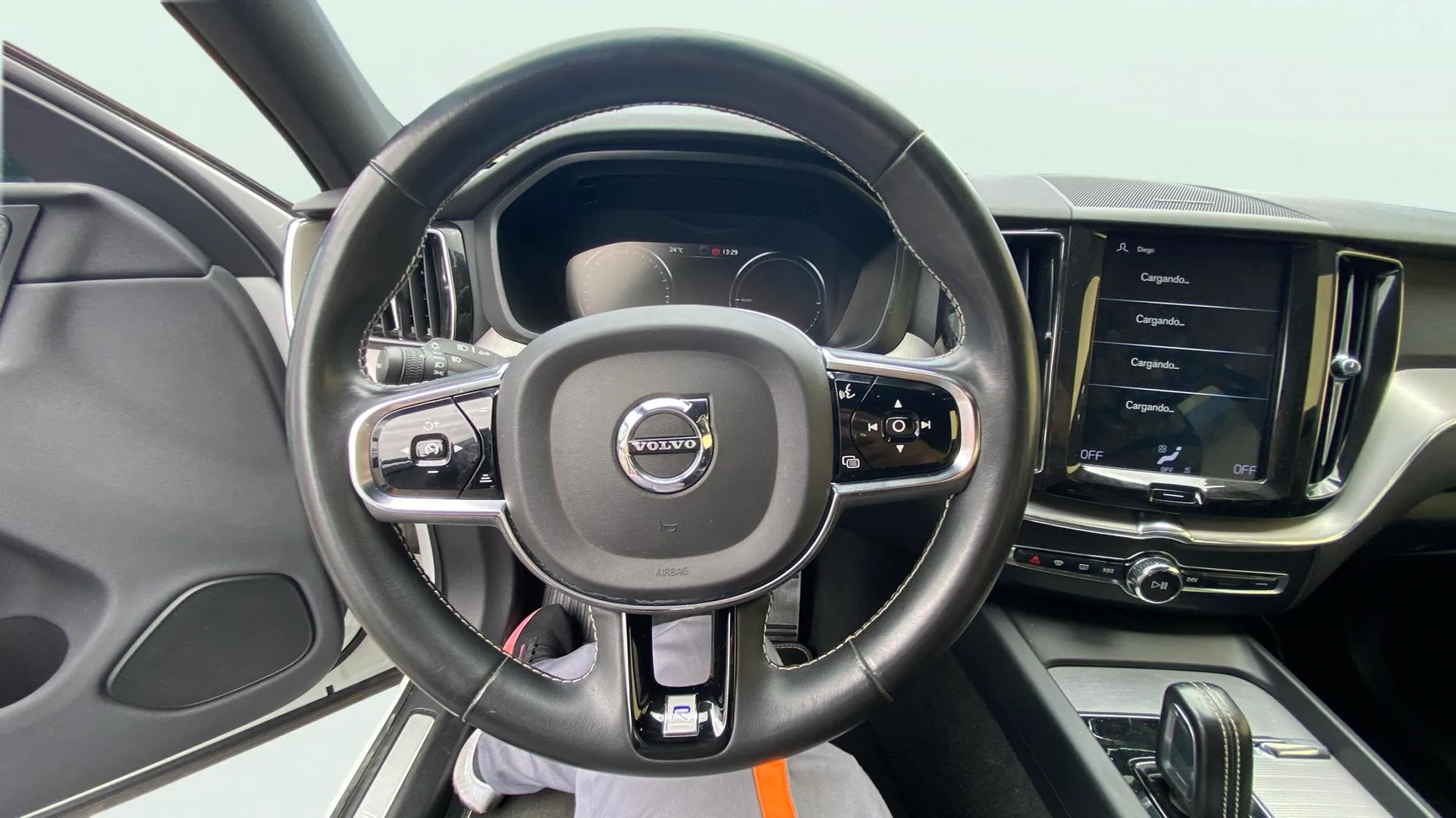 Volvo XC60 2.0 T8 AWD R-Design - foto 7