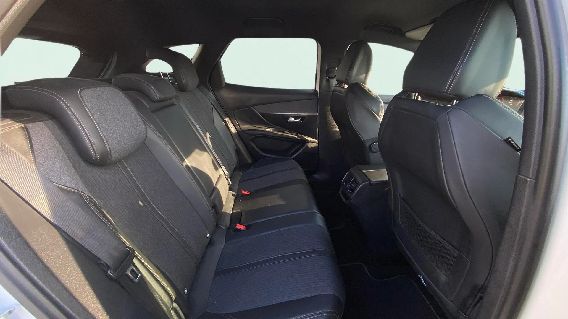 Peugeot 3008 1.5L BlueHDi GT Line - foto 12