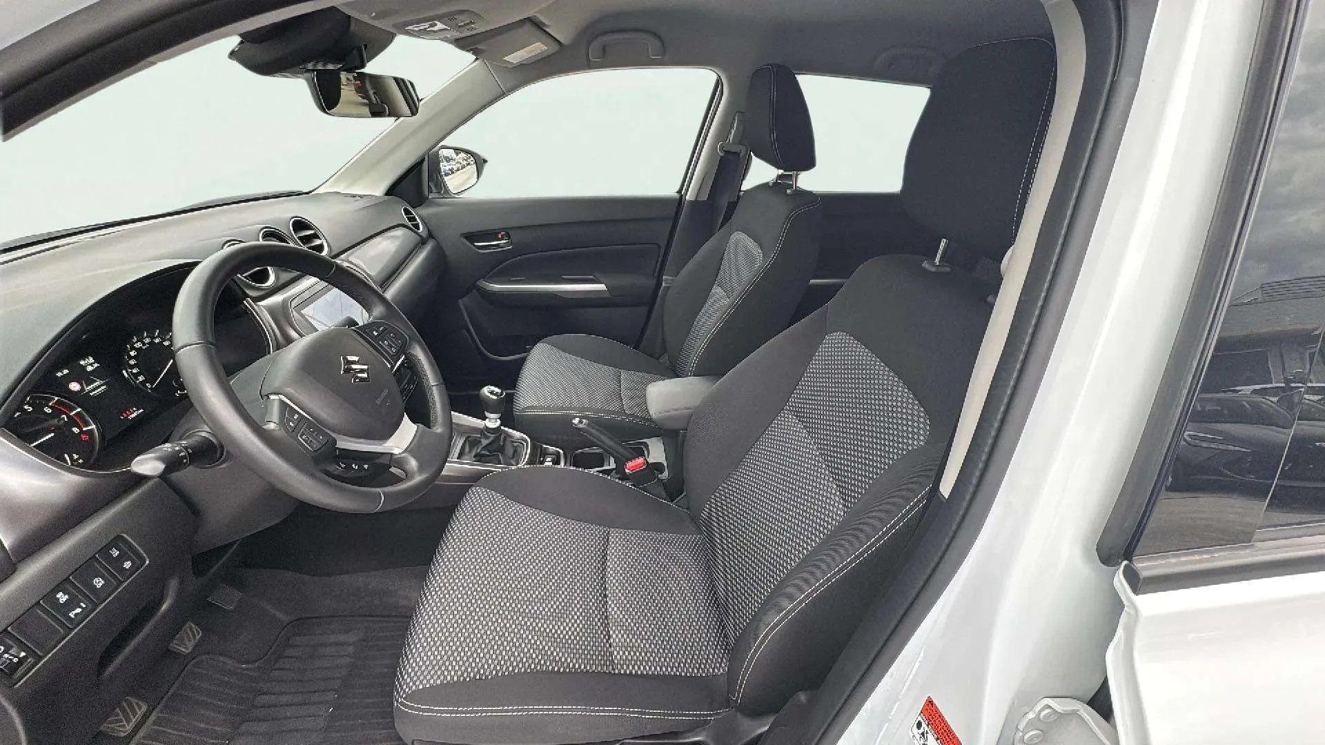 Suzuki Vitara 1.4 T S2 Mild Hybrid - foto 11