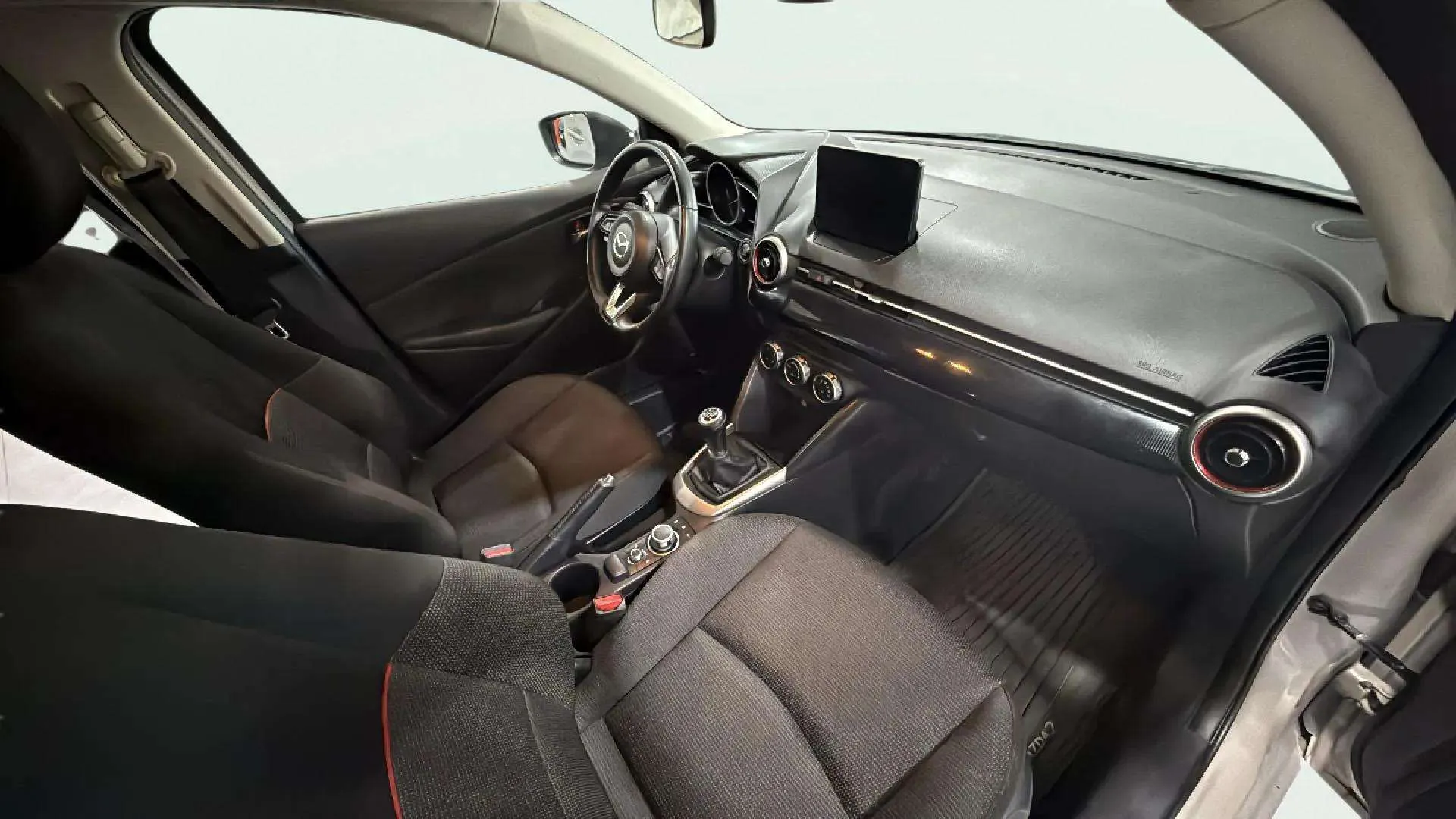 Mazda Mazda2 e-Skyactiv G 1.5 Homura - foto 12