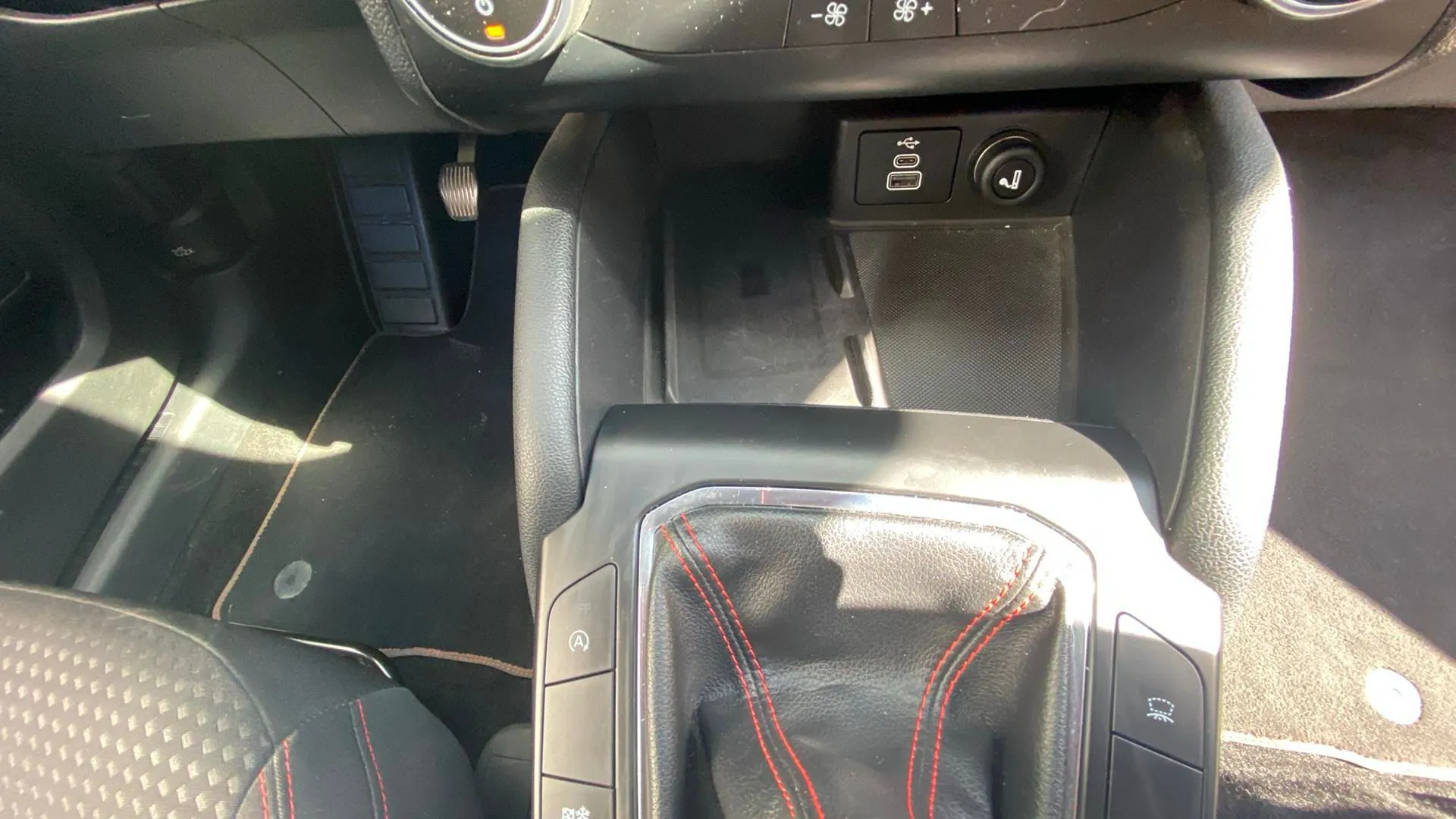 Ford Kuga ST-Line 1.5 EcoBlue - foto 24
