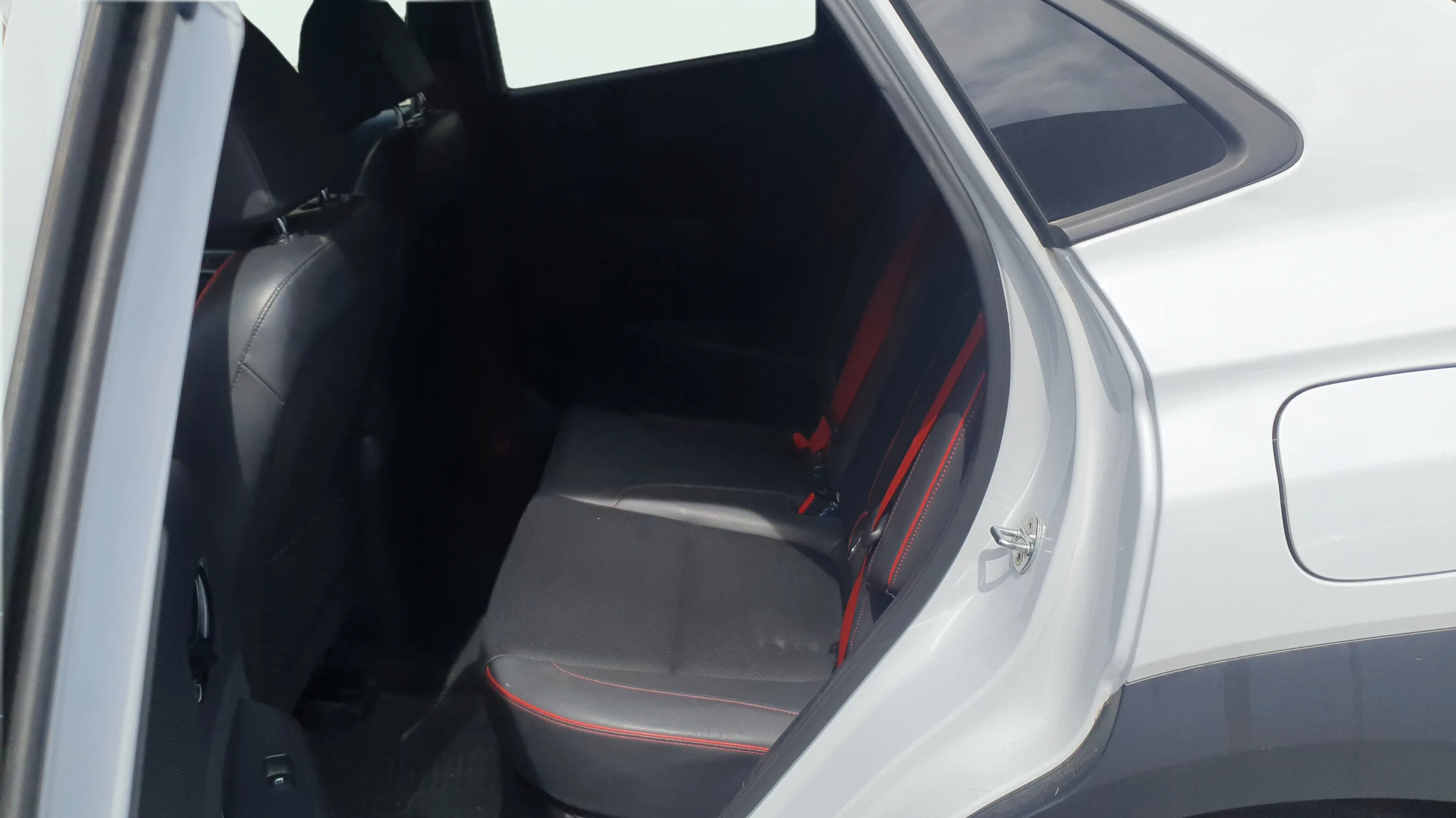 Hyundai Kona 1.6 T-GDi Tecno Lime 4x2 DT - foto 10