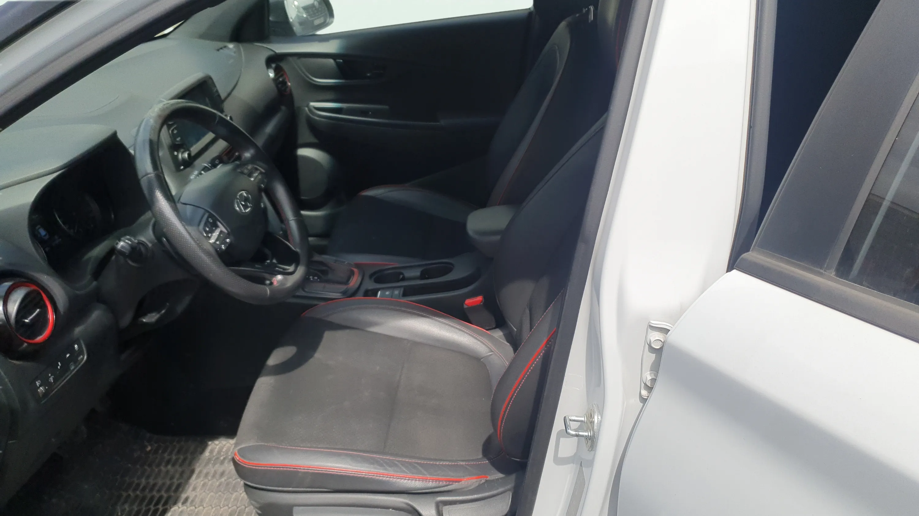 Hyundai Kona 1.6 T-GDi Tecno Lime 4x2 DT - foto 11