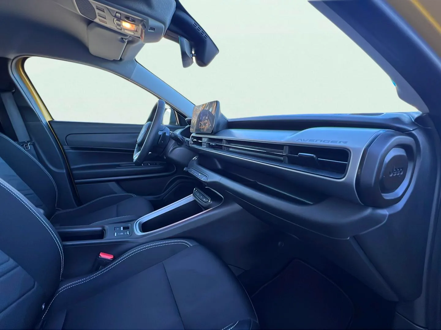 Jeep Avenger 1.2 eHybrid Altitude - foto 28