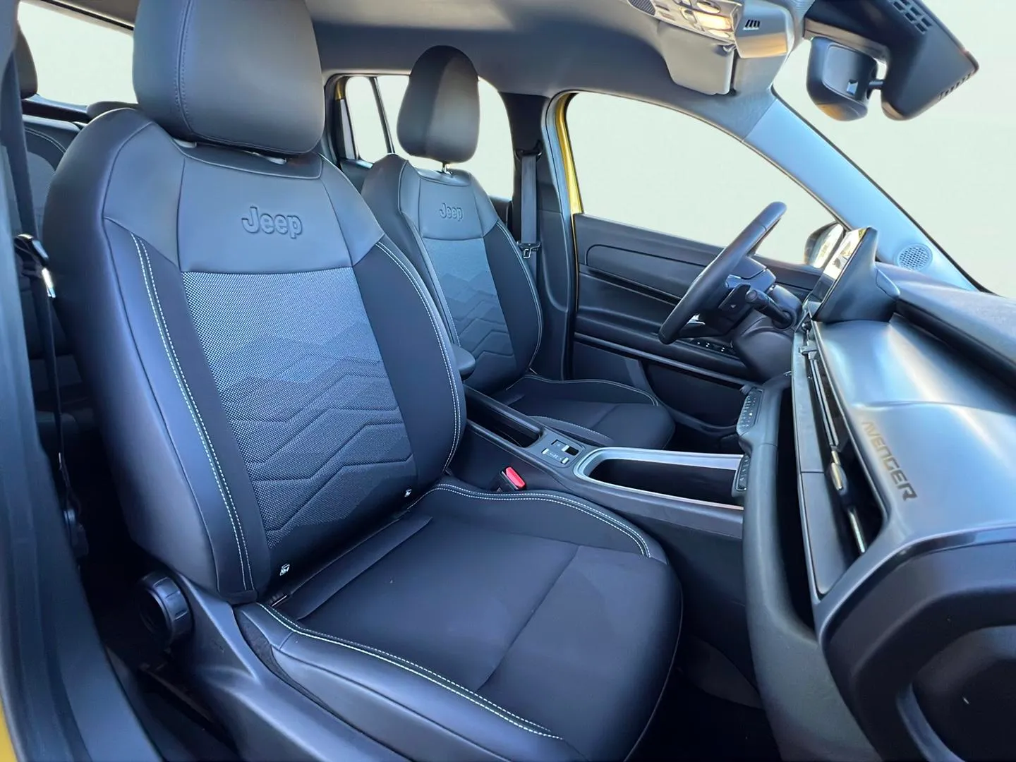 Jeep Avenger 1.2 eHybrid Altitude - foto 15