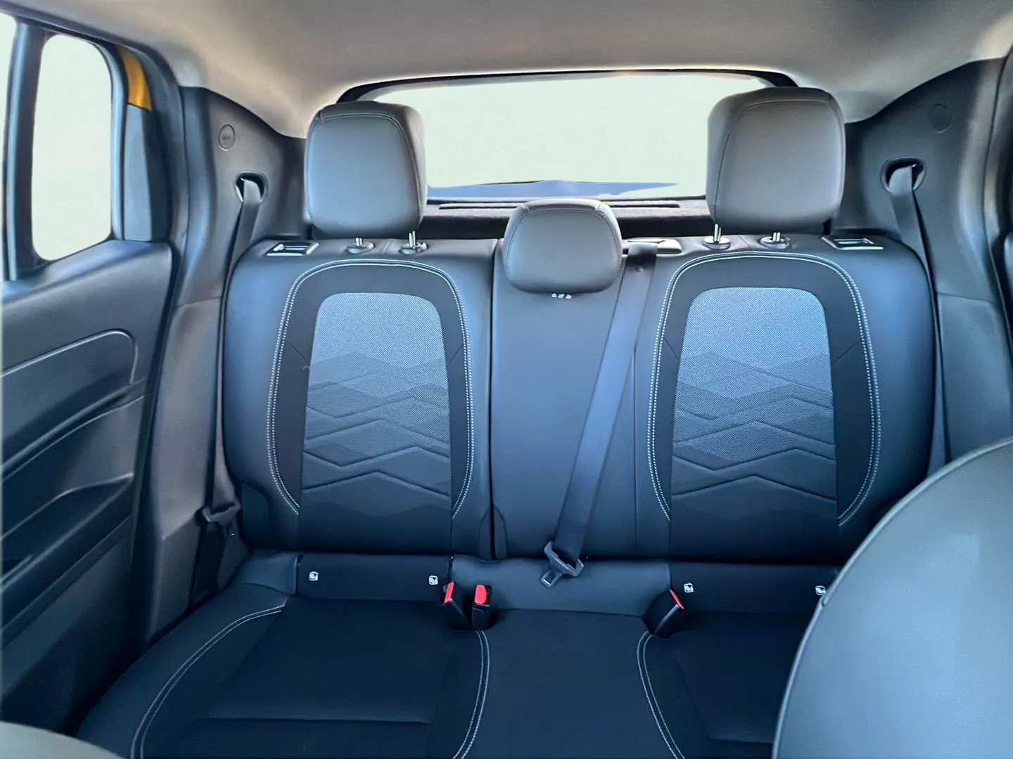 Jeep Avenger 1.2 eHybrid Altitude - foto 13