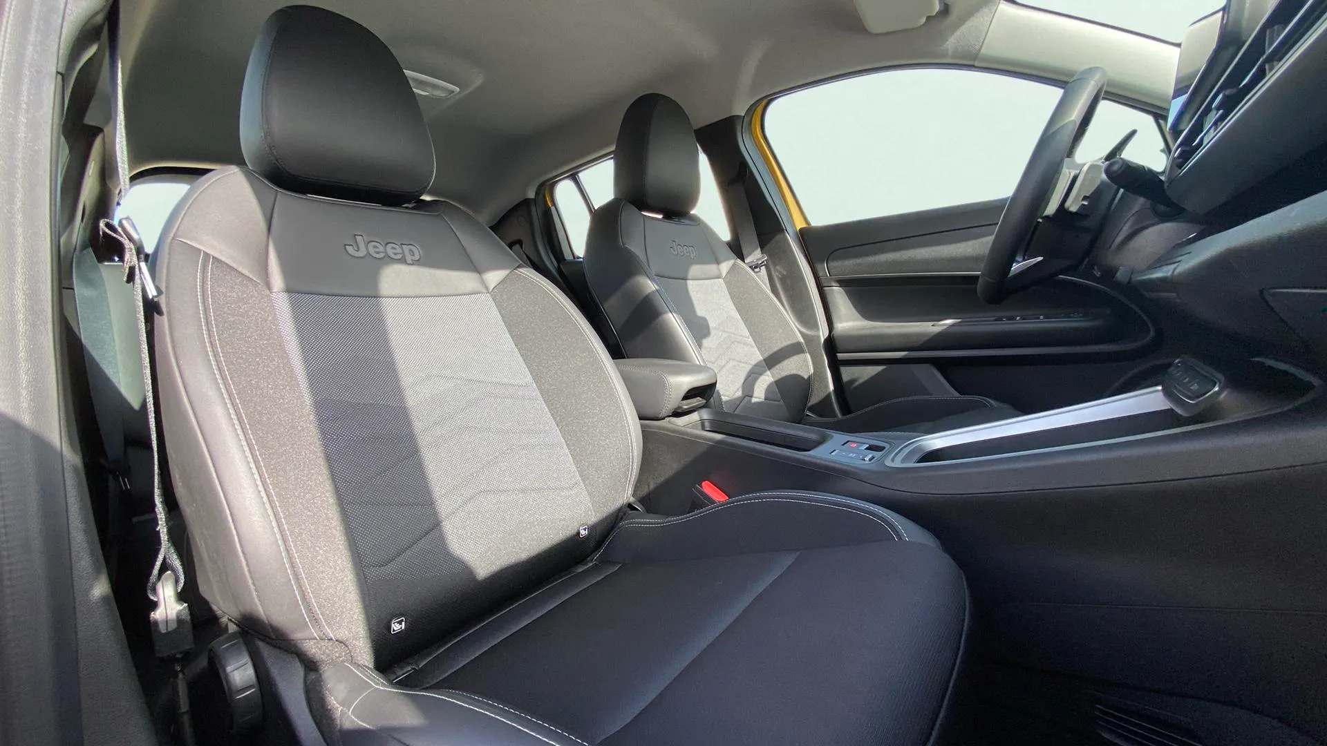 Jeep Avenger 1.2 eHybrid Altitude - foto 13