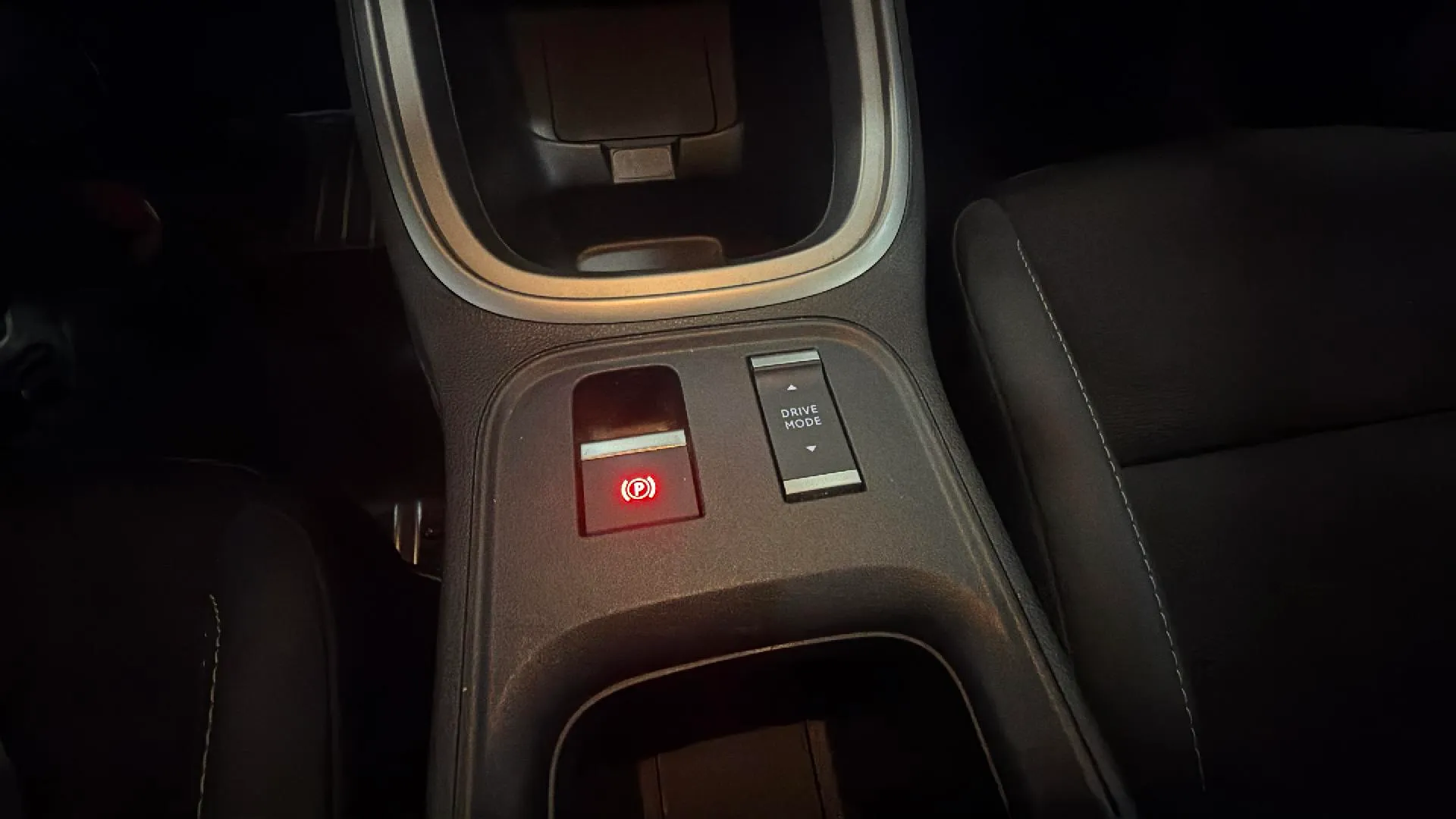 Jeep Avenger 1.2 eHybrid Altitude - foto 17