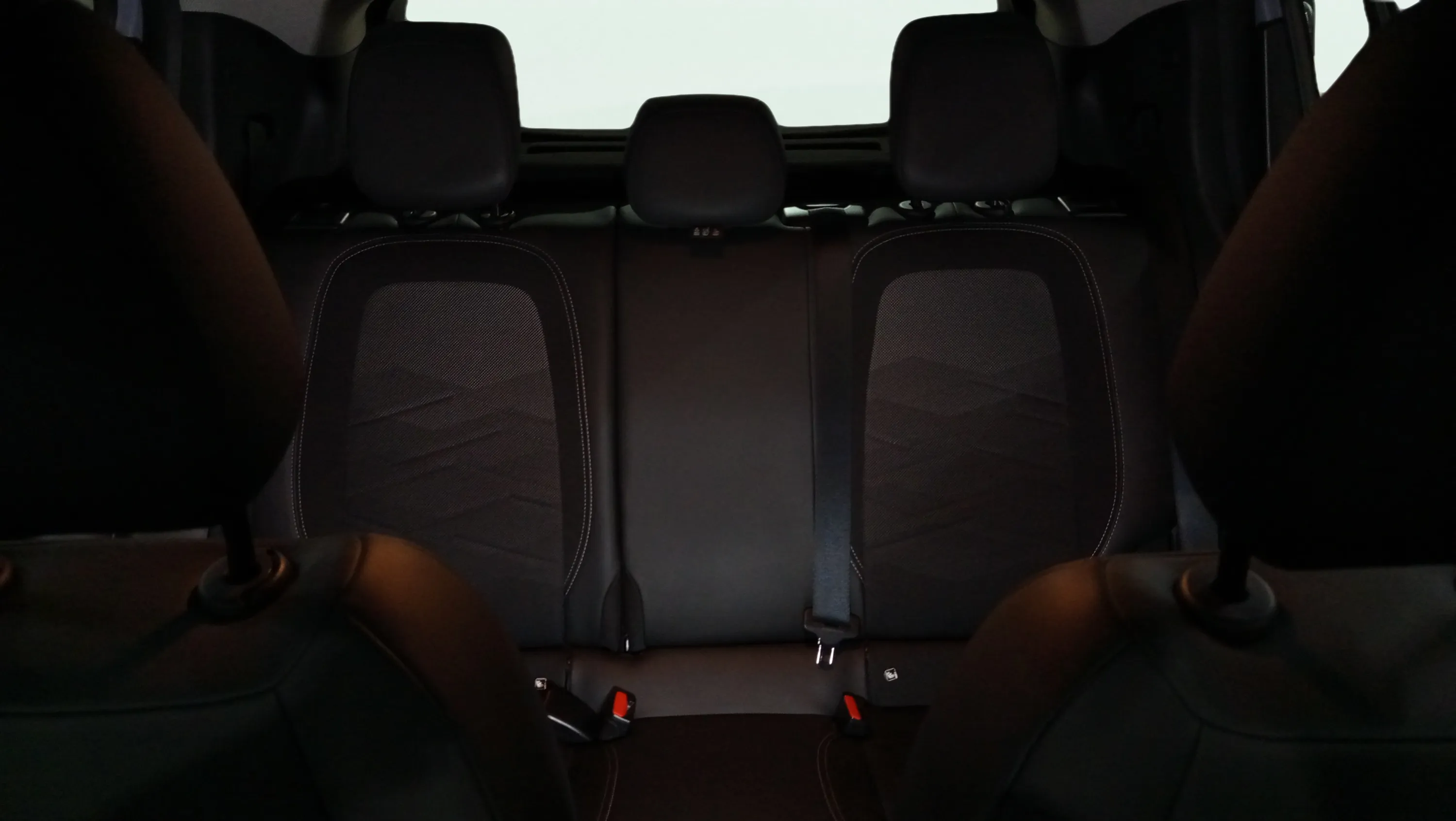 Jeep Avenger 1.2 eHybrid Altitude - foto 27