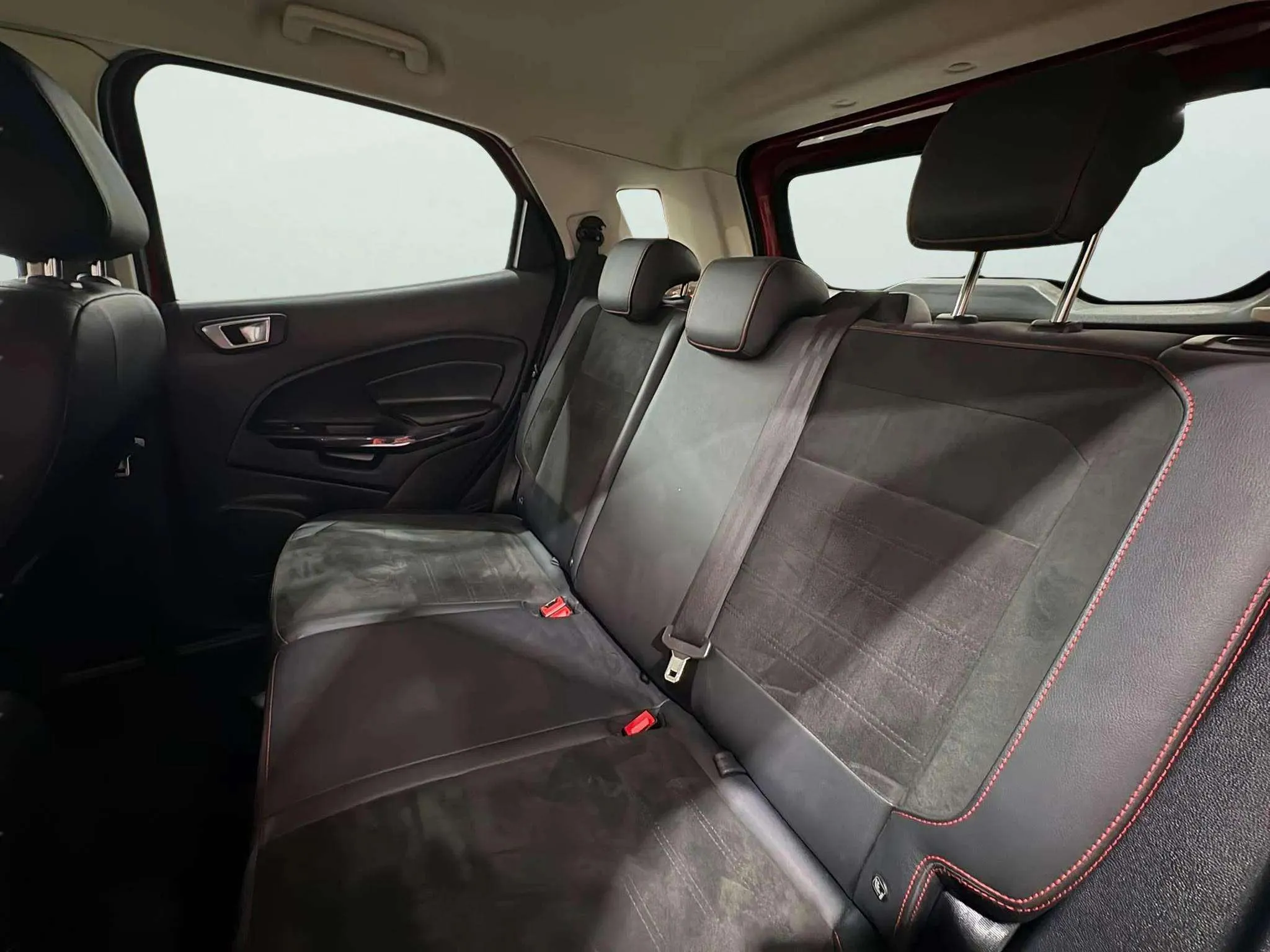 Ford EcoSport 1.0T EcoBoost ST Line - foto 14