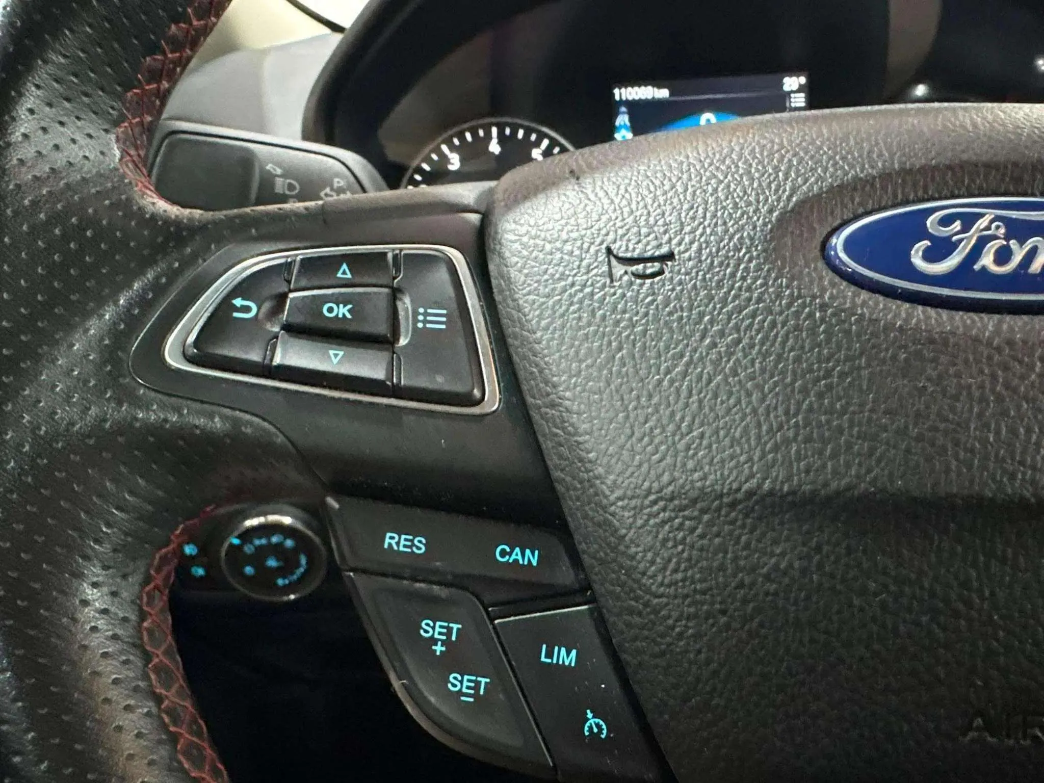 Ford EcoSport 1.0T EcoBoost ST Line - foto 10