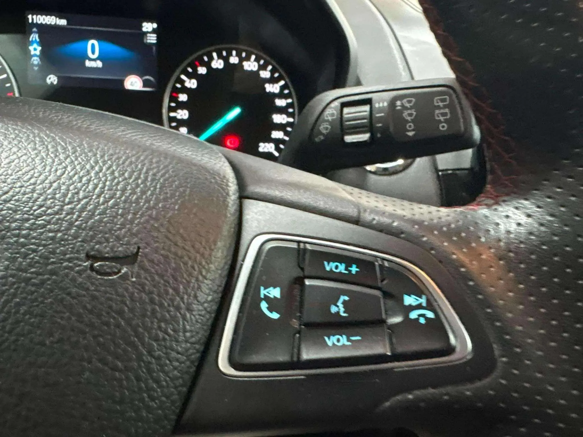 Ford EcoSport 1.0T EcoBoost ST Line - foto 11