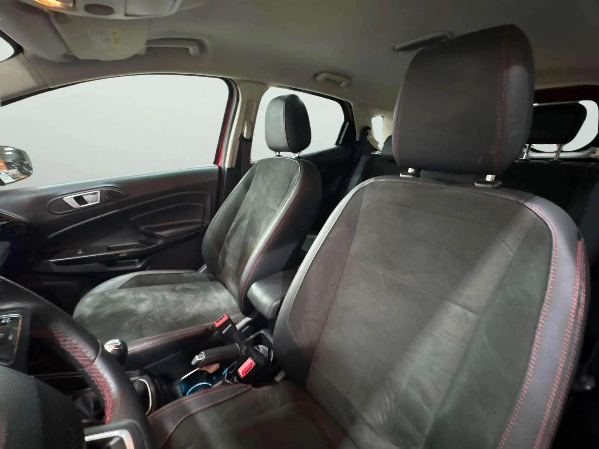 Ford EcoSport 1.0T EcoBoost ST Line - foto 15