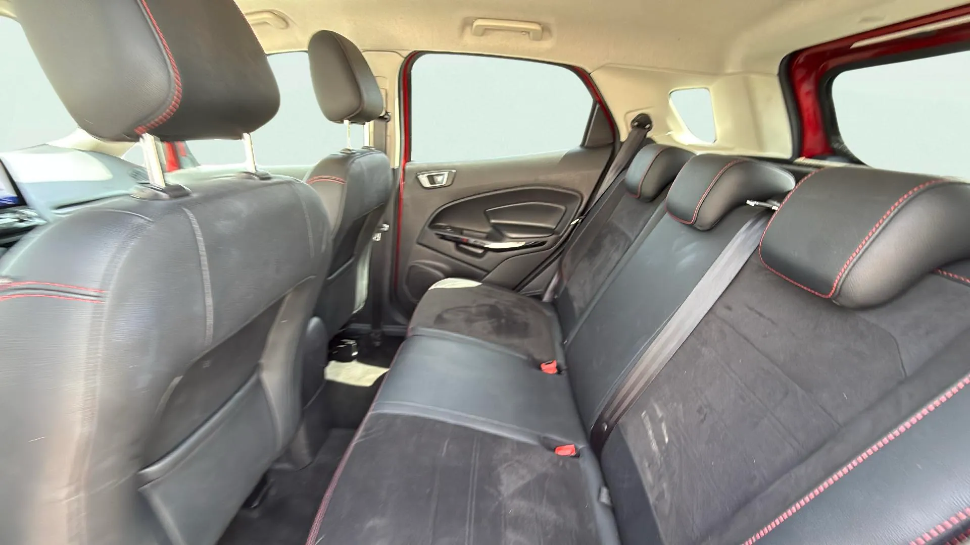 Ford EcoSport 1.0T EcoBoost ST Line - foto 21
