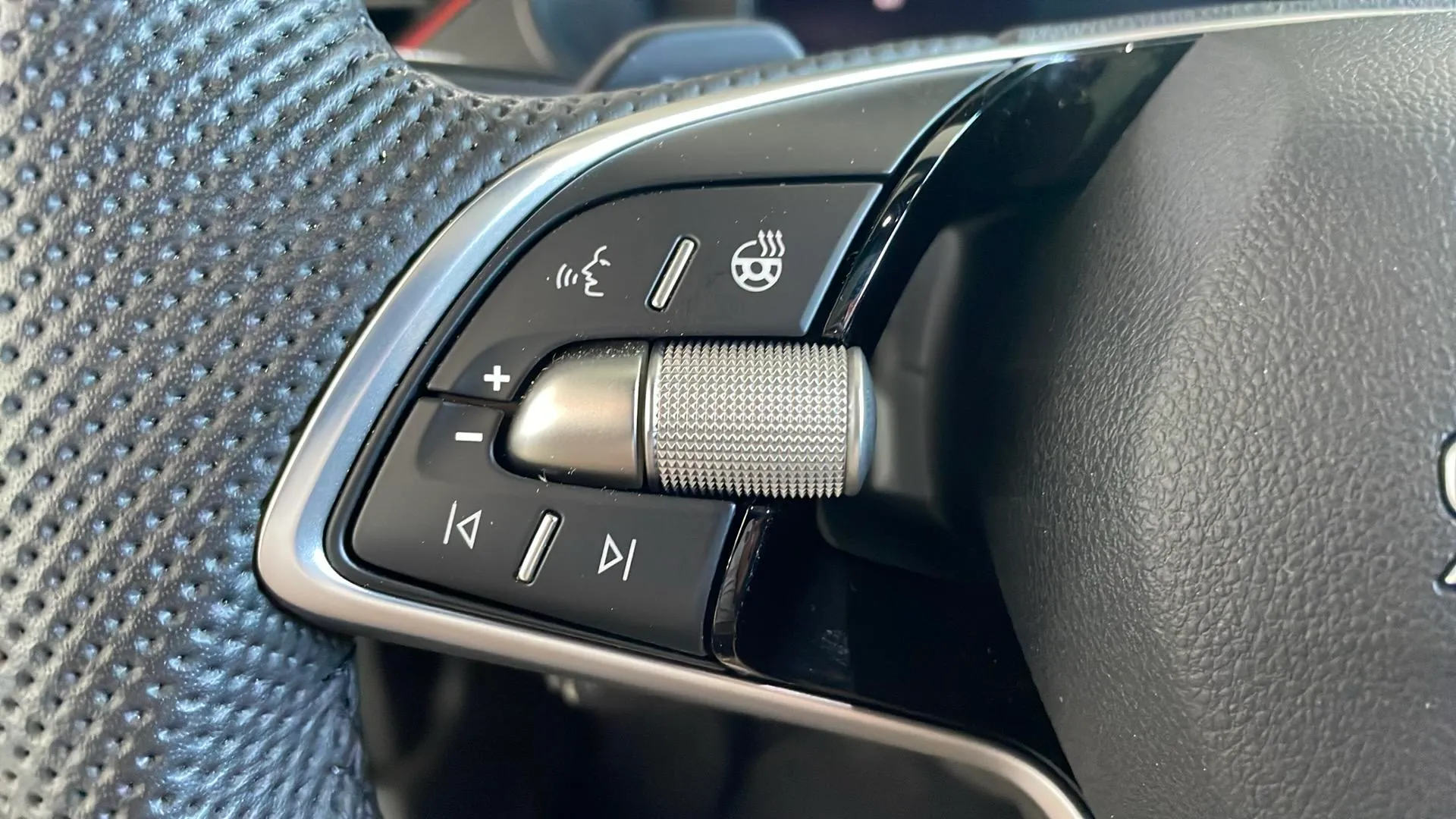 Škoda Kamiq 1.0 TSI DSG Monte Carlo - foto 28