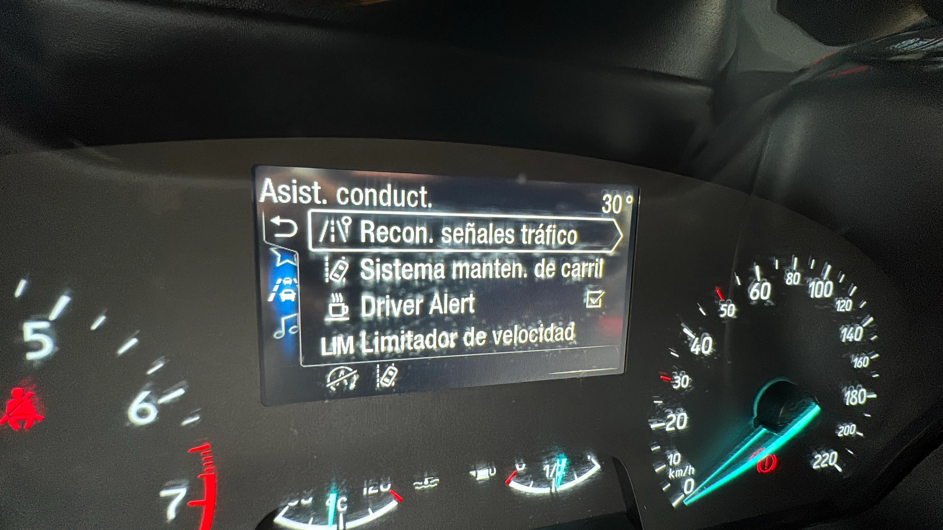 Ford Fiesta 1.0 EcoBoost MHEV ST-Line - foto 25