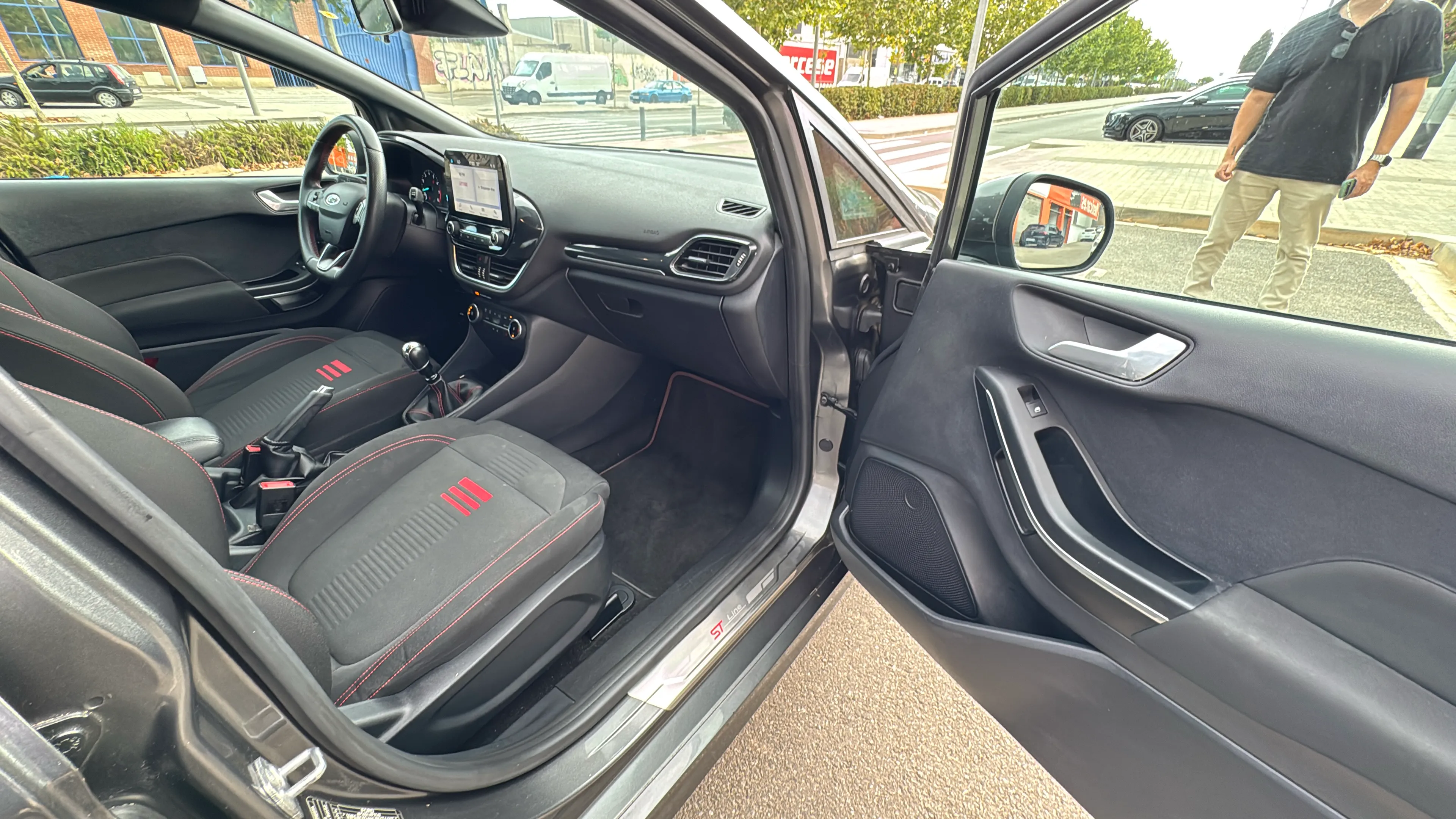 Ford Fiesta 1.0 EcoBoost MHEV ST-Line - foto 29