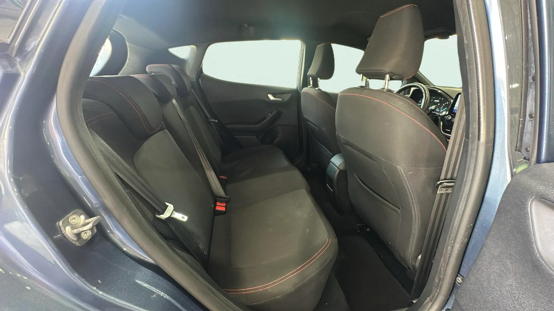 Ford Fiesta 1.0 EcoBoost MHEV ST-Line - foto 13