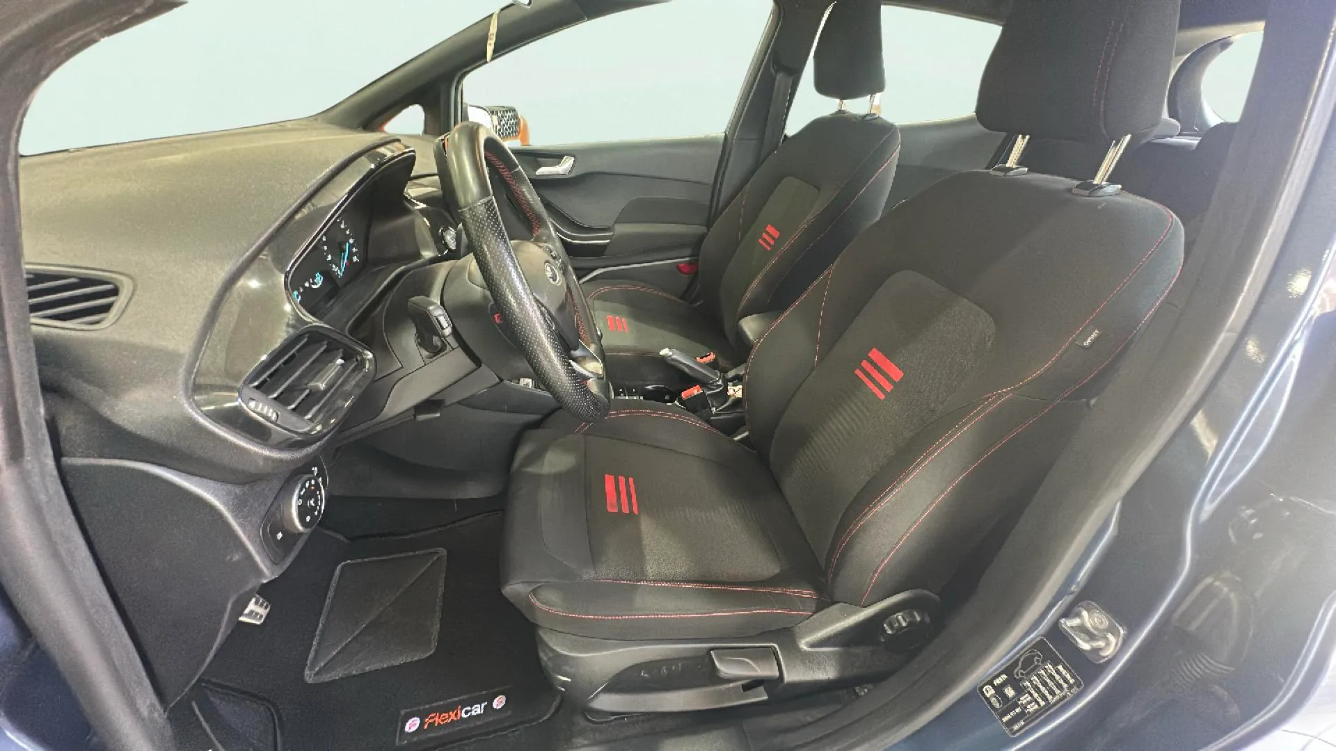 Ford Fiesta 1.0 EcoBoost MHEV ST-Line - foto 19