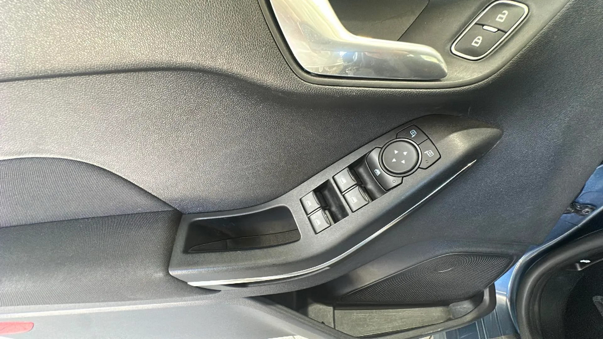 Ford Fiesta 1.0 EcoBoost MHEV ST-Line - foto 22