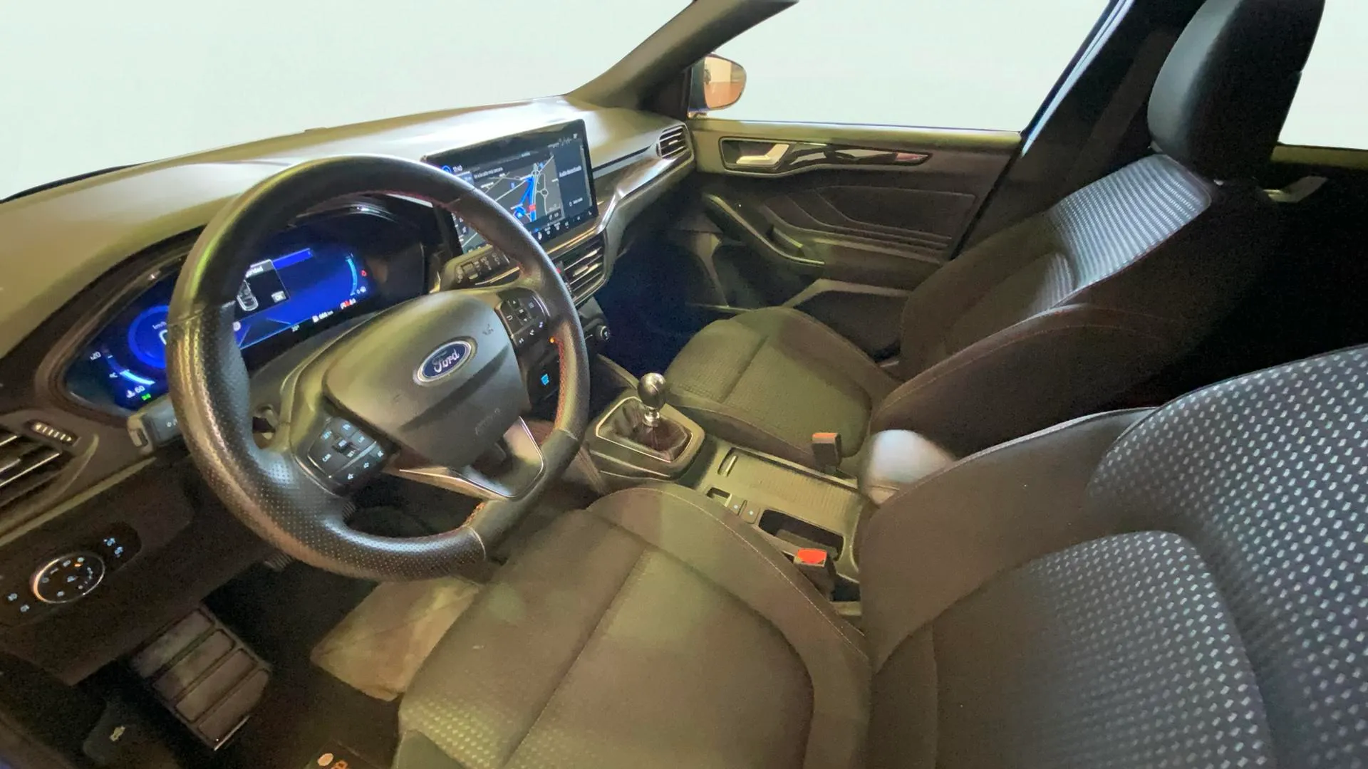 Ford Focus 1.0 EcoBoost MHEV ST-Line Design SIP - foto 11