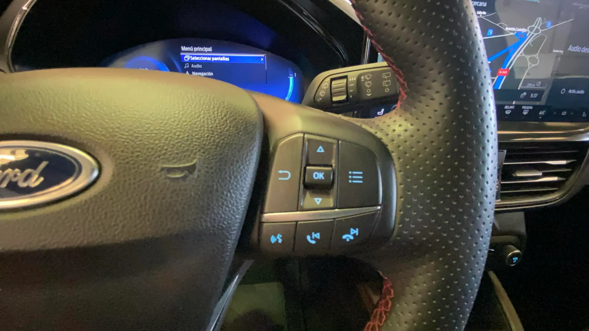 Ford Focus 1.0 EcoBoost MHEV ST-Line Design SIP - foto 20