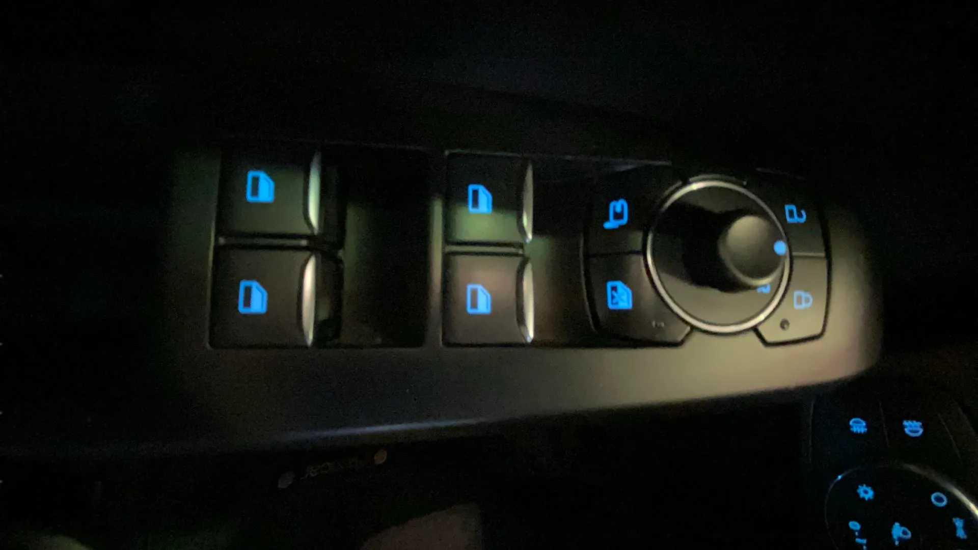 Ford Focus 1.0 EcoBoost MHEV ST-Line Design SIP - foto 34