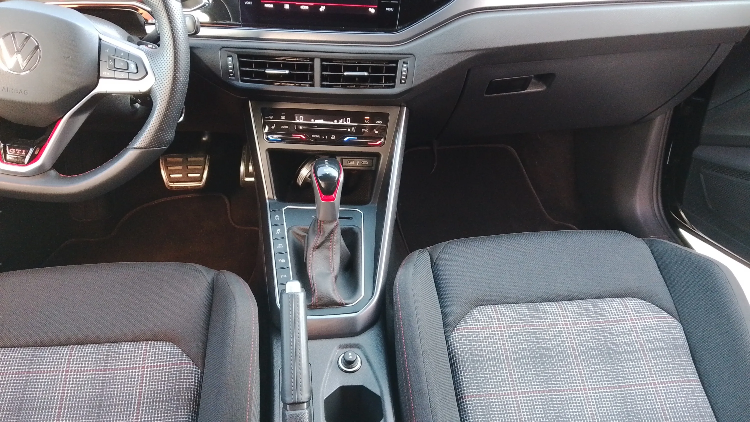 Volkswagen Polo GTI 2.0 TSI DSG - foto 7