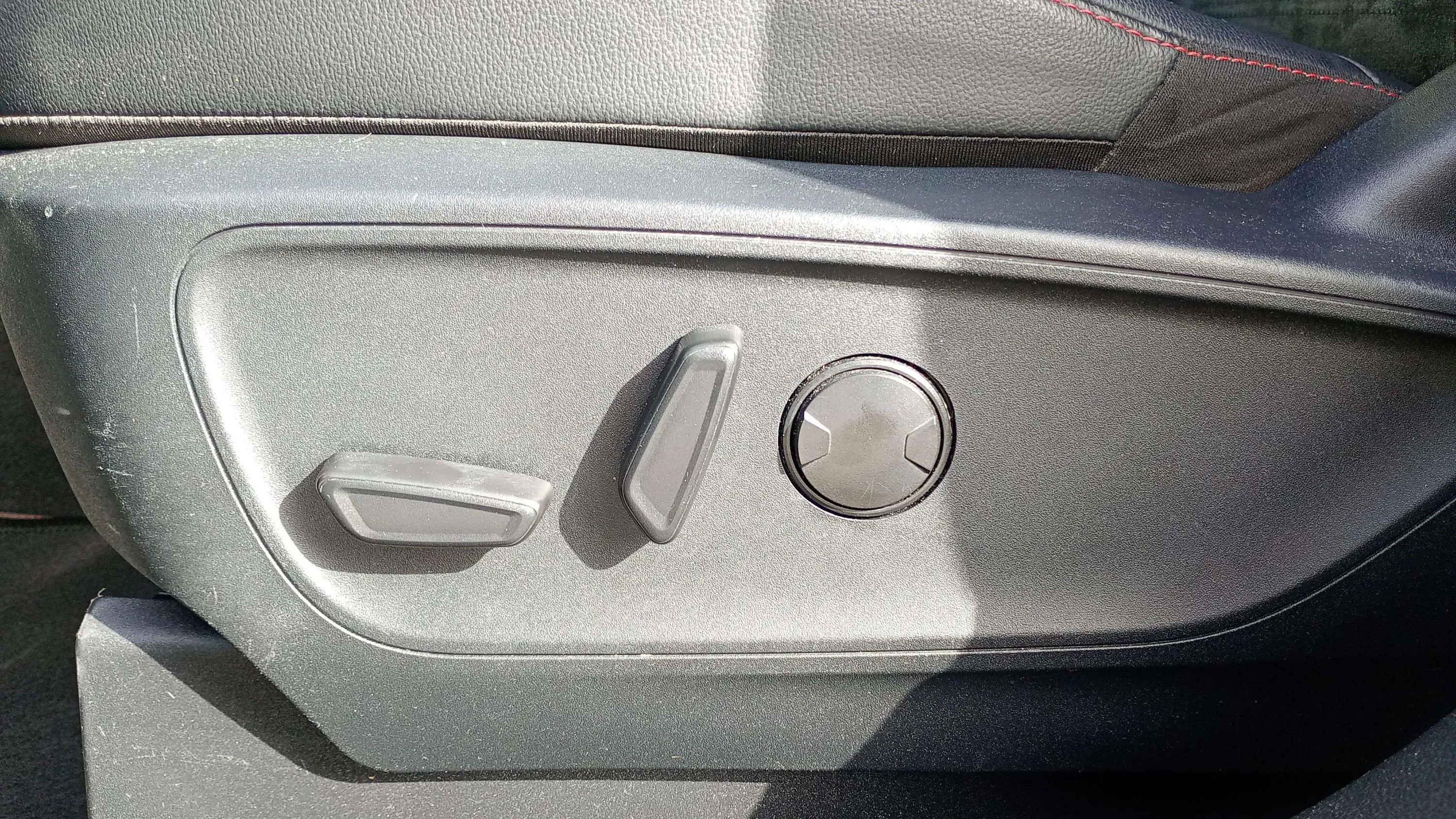 Ford Kuga ST-Line 1.5T EcoBoost - foto 24