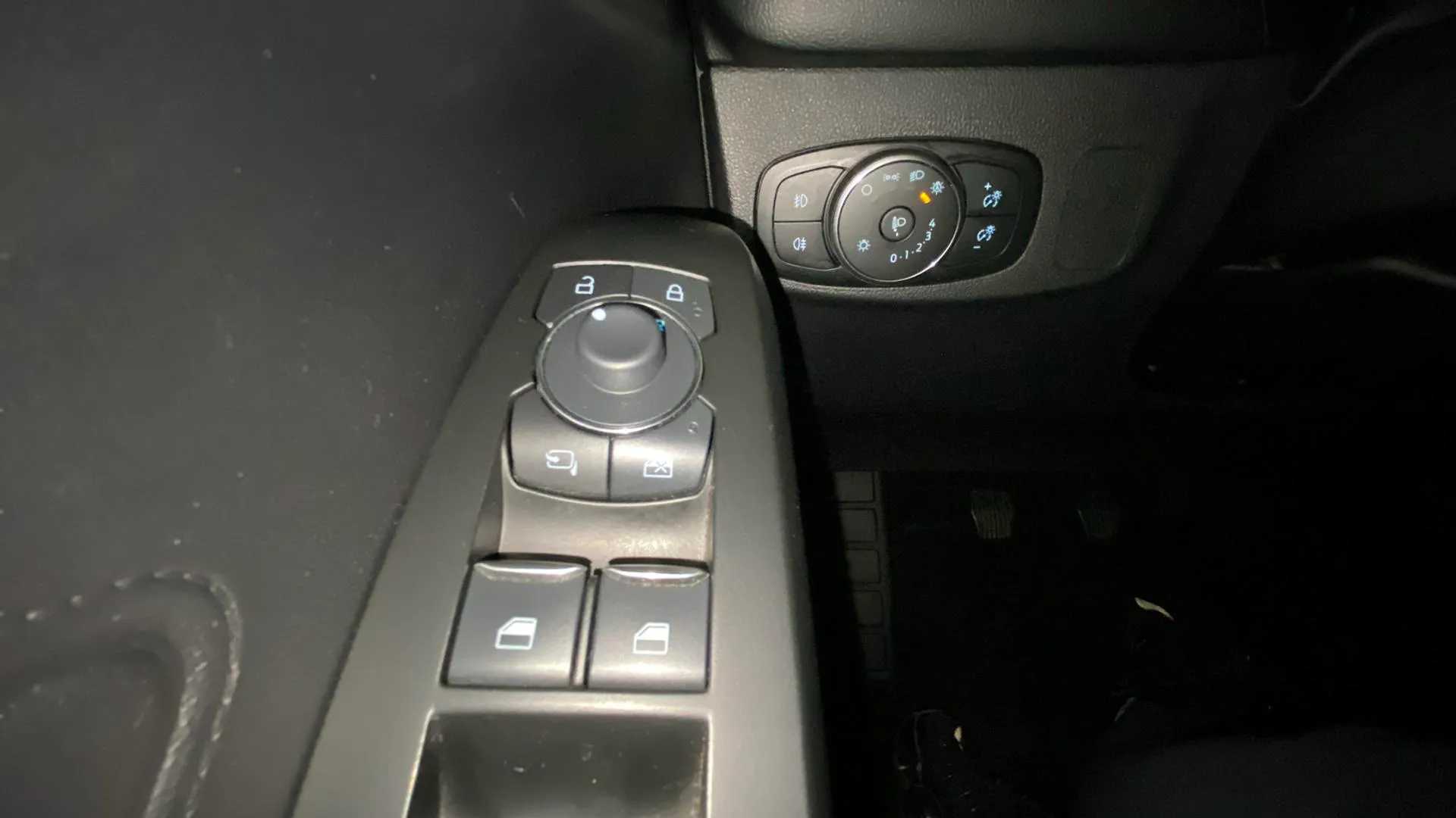 Ford Focus 1.0 EcoBoost MHEV ST-Line - foto 23