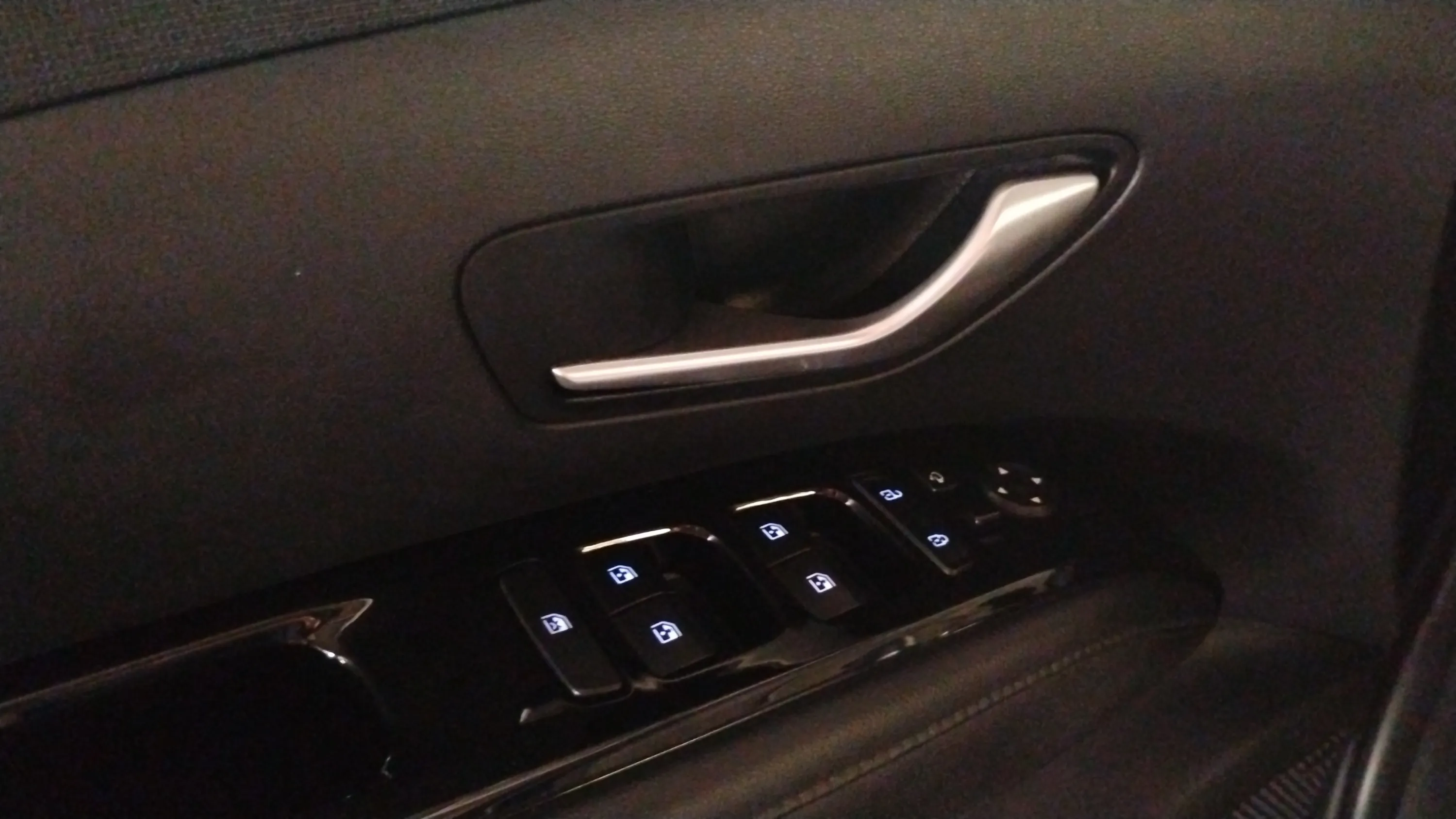Hyundai Tucson 1.6 T-GDi 48V Tecno Sky DCT - foto 24