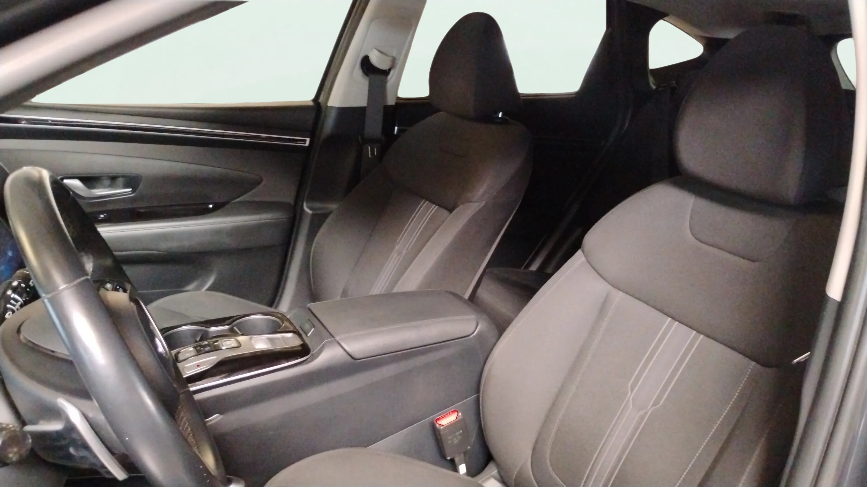 Hyundai Tucson 1.6 T-GDi 48V Tecno Sky DCT - foto 23