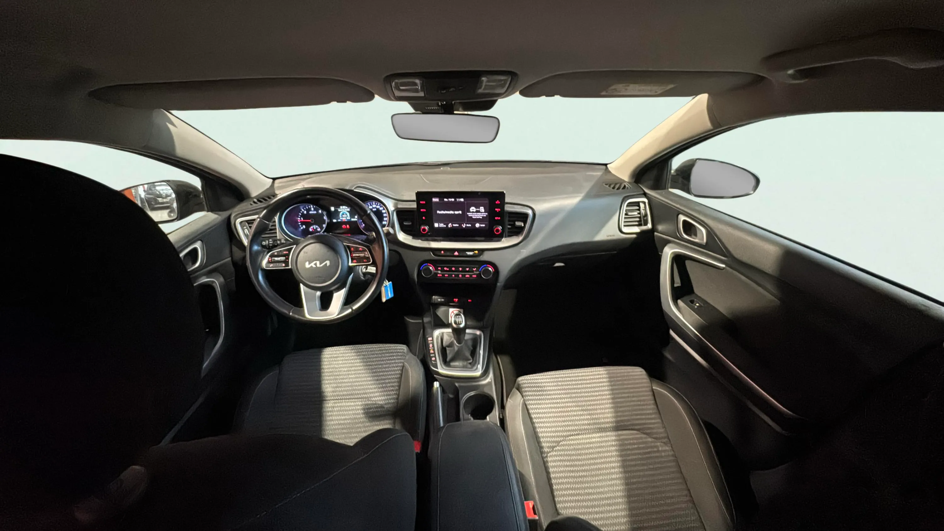 Kia Ceed 1.6 MHEV iMT Drive - foto 12